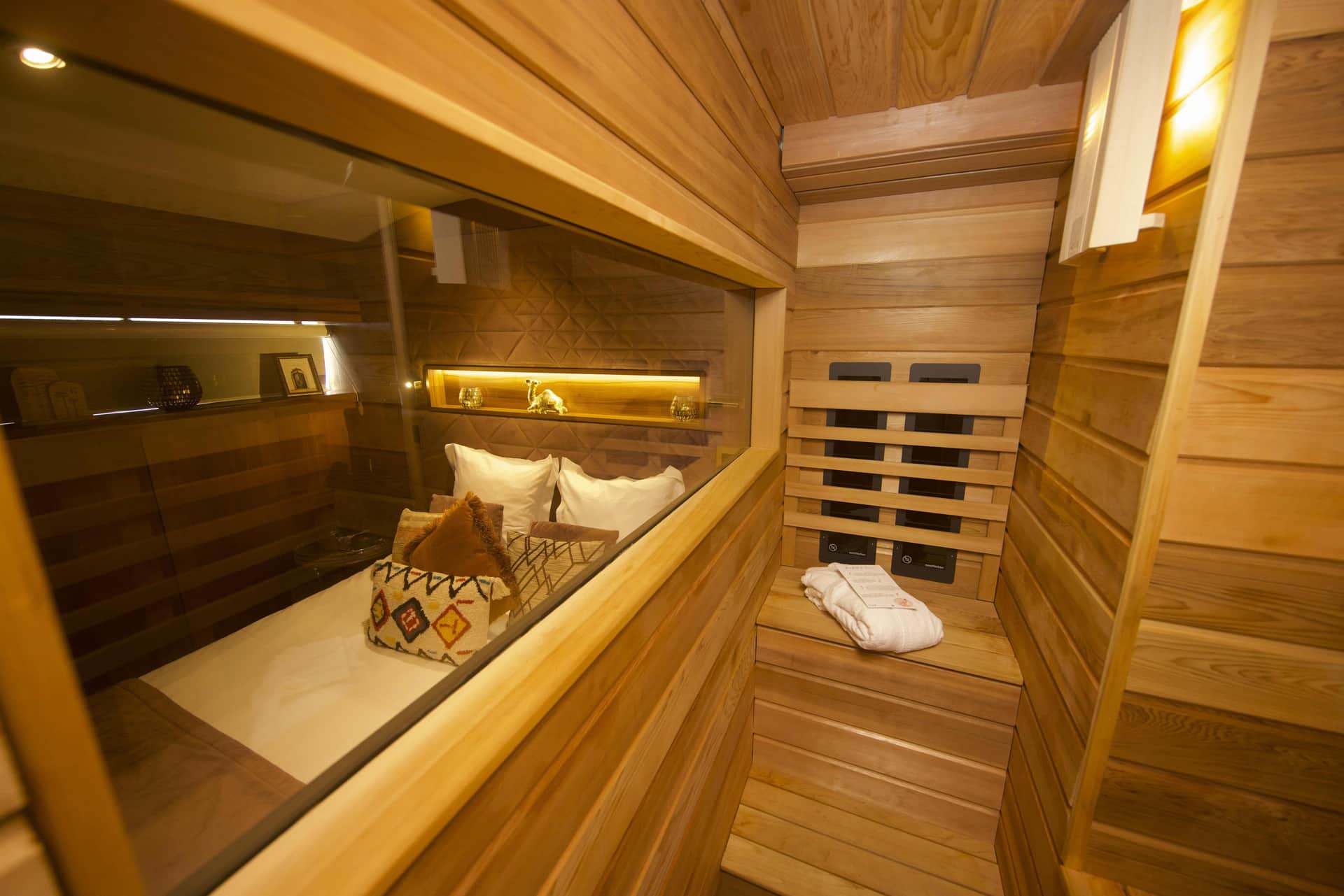 VIP Paris Yacht Hôtel