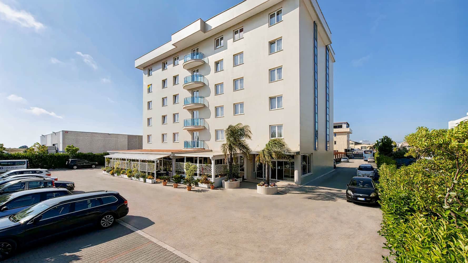 Simon Hotel 