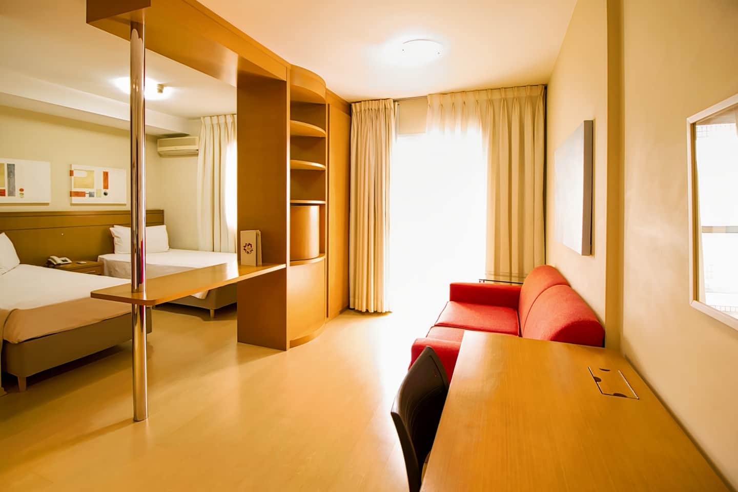 Hotel the Premium