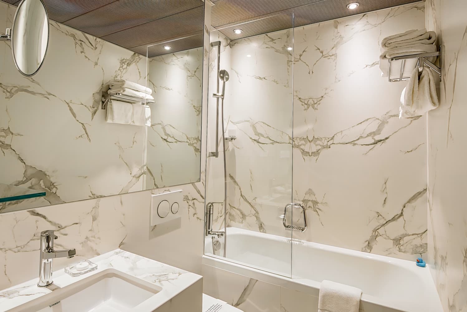 Central Plaza Hotel