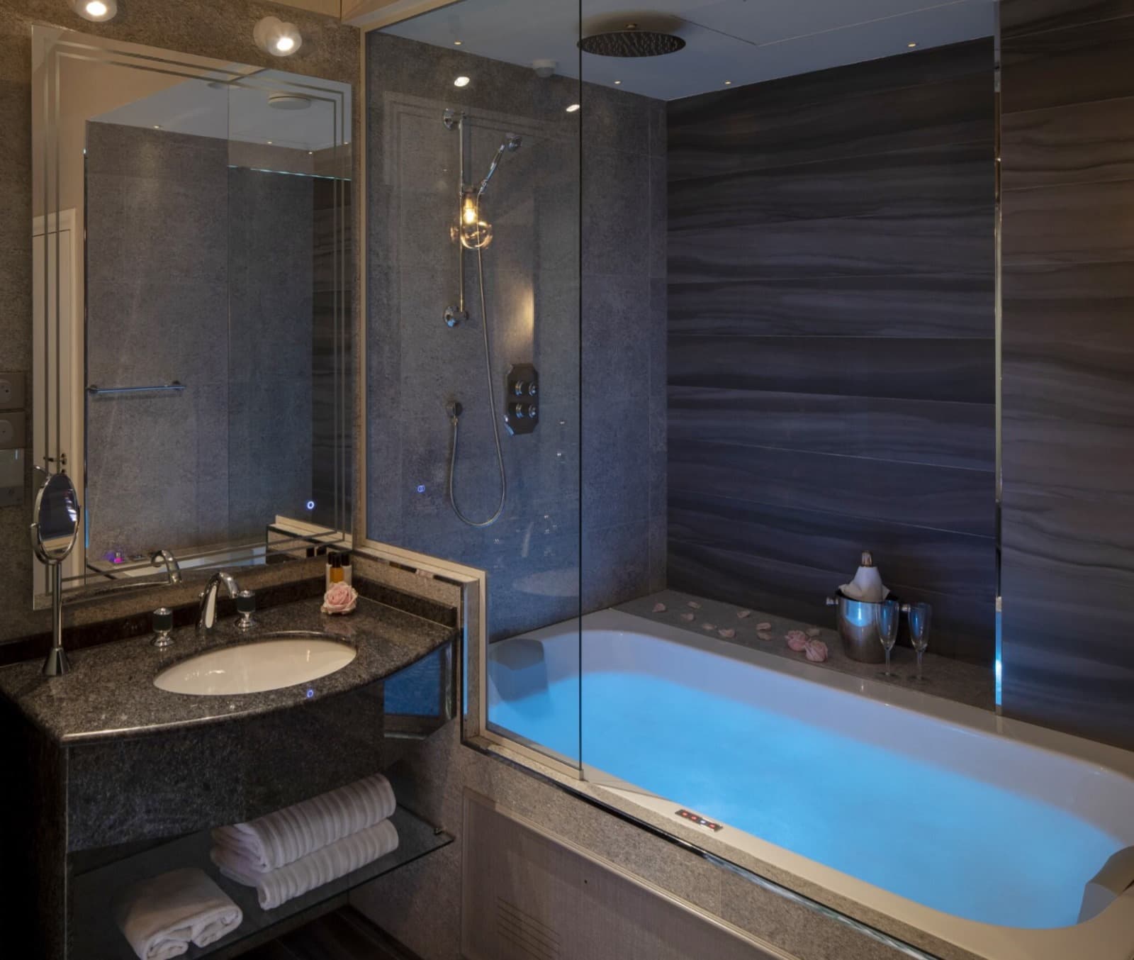 Paris j'Adore Hotel & Spa