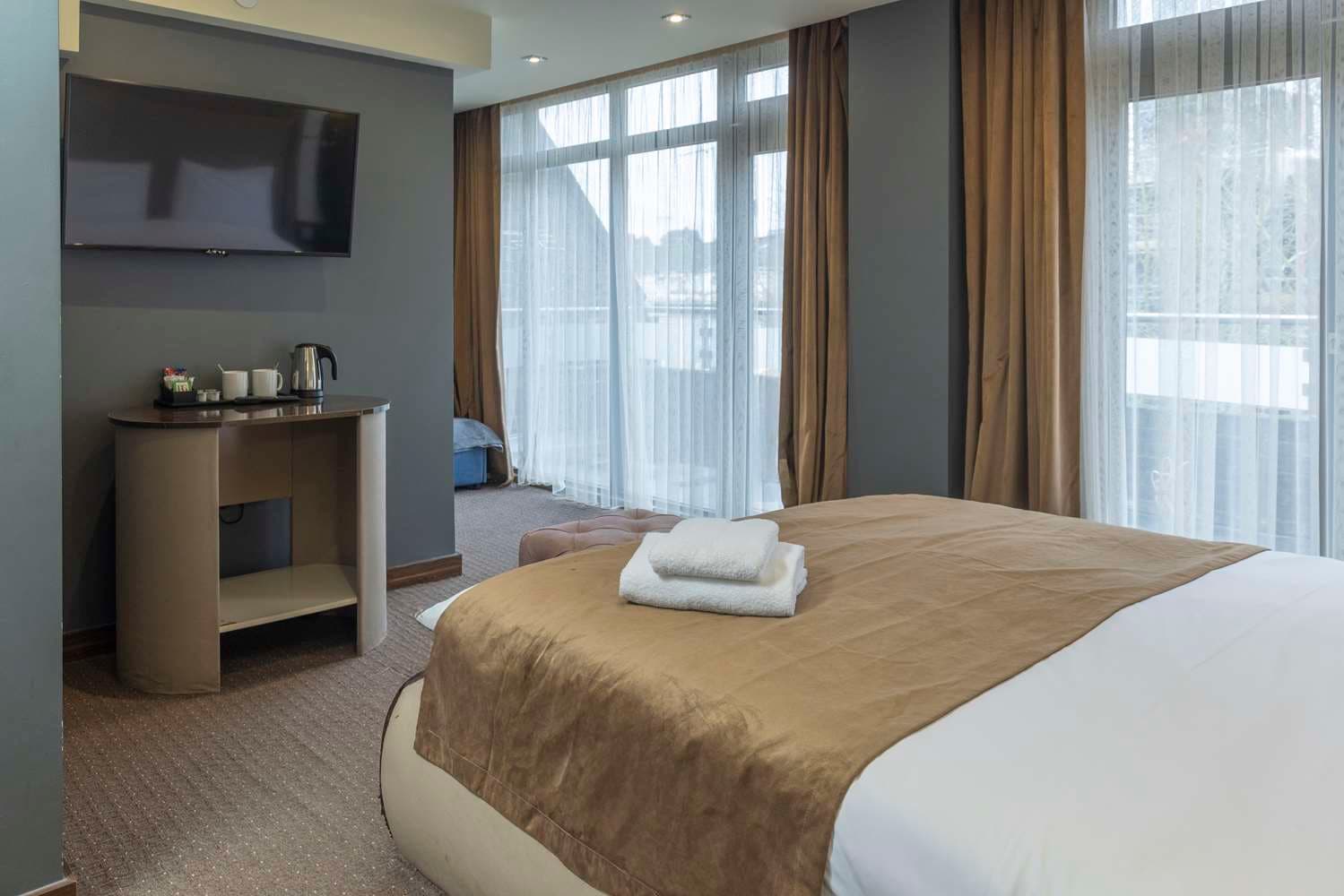 Putney Hotel