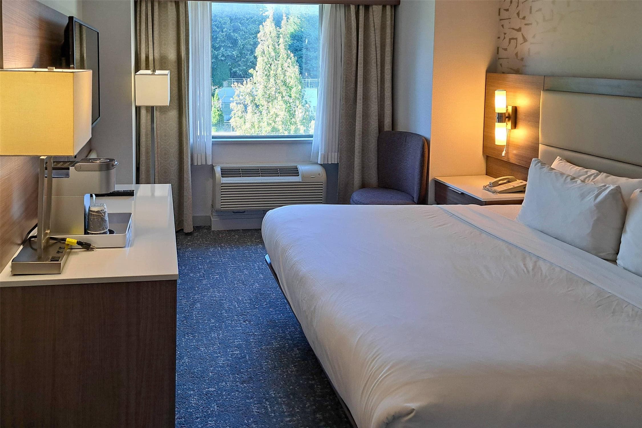 Comfort Hotel Vancouver Airport