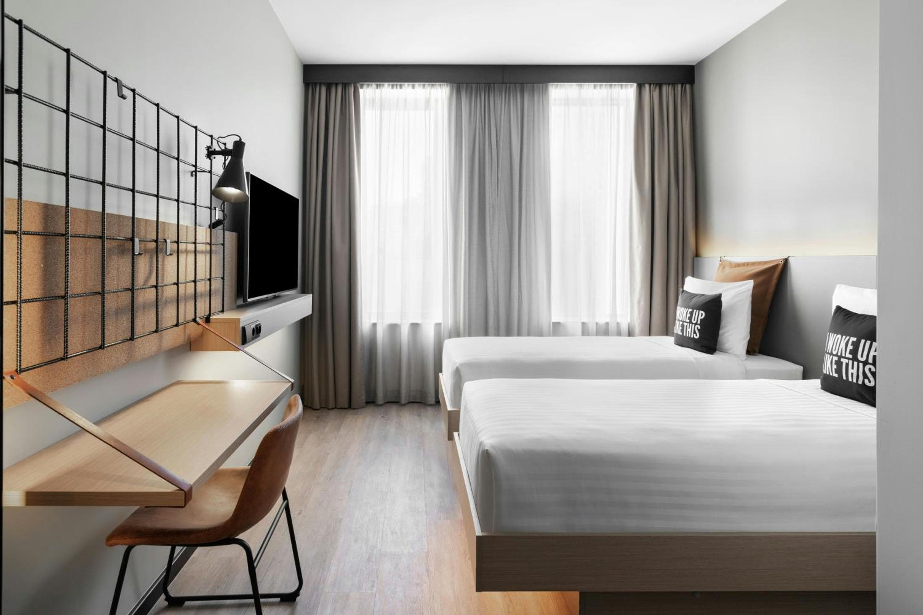 Moxy Alfragide Lisboa