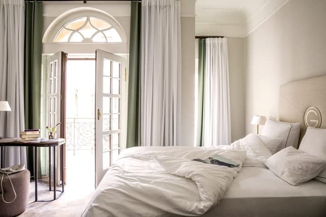 Ein Hotel ist größer am Tag