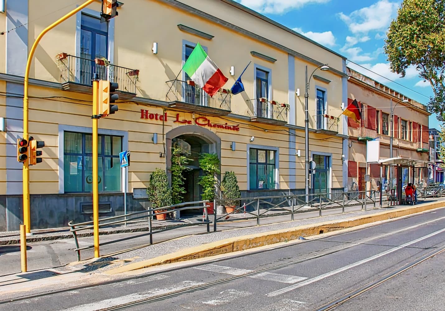 Le Cheminée Business Hotel