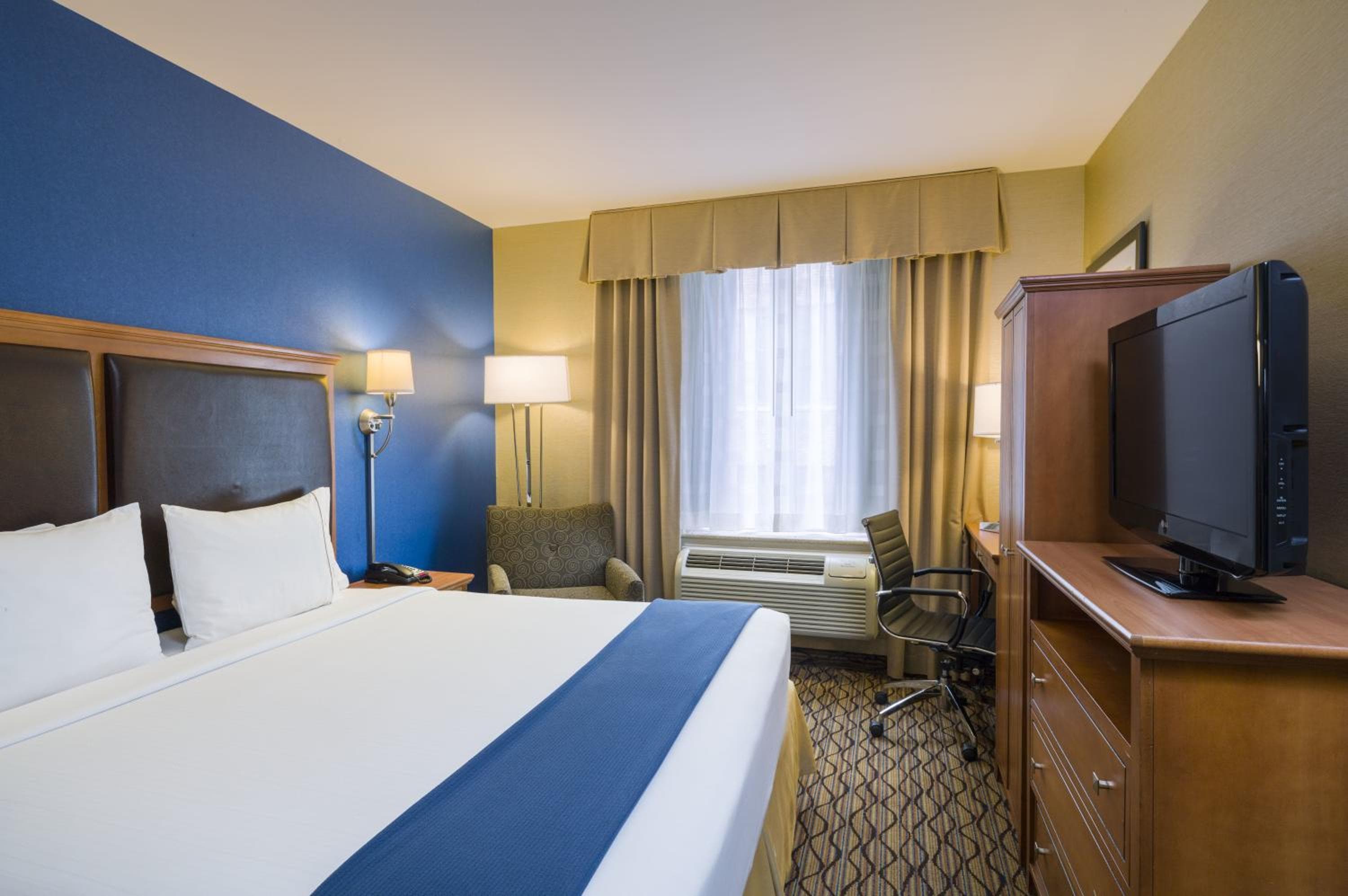 Holiday Inn Express New York City Chelsea, an IHG Hotel