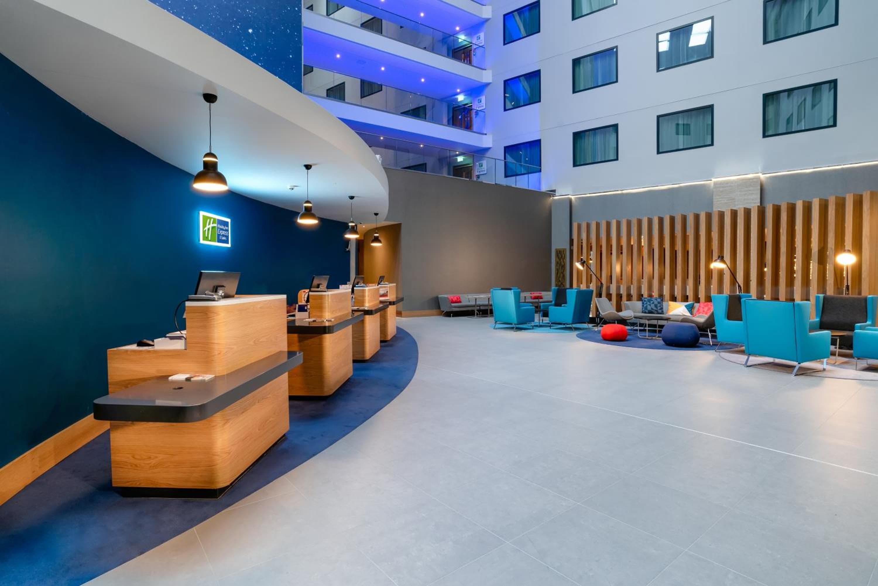 Holiday Inn Express London Heathrow T4, an IHG Hotel