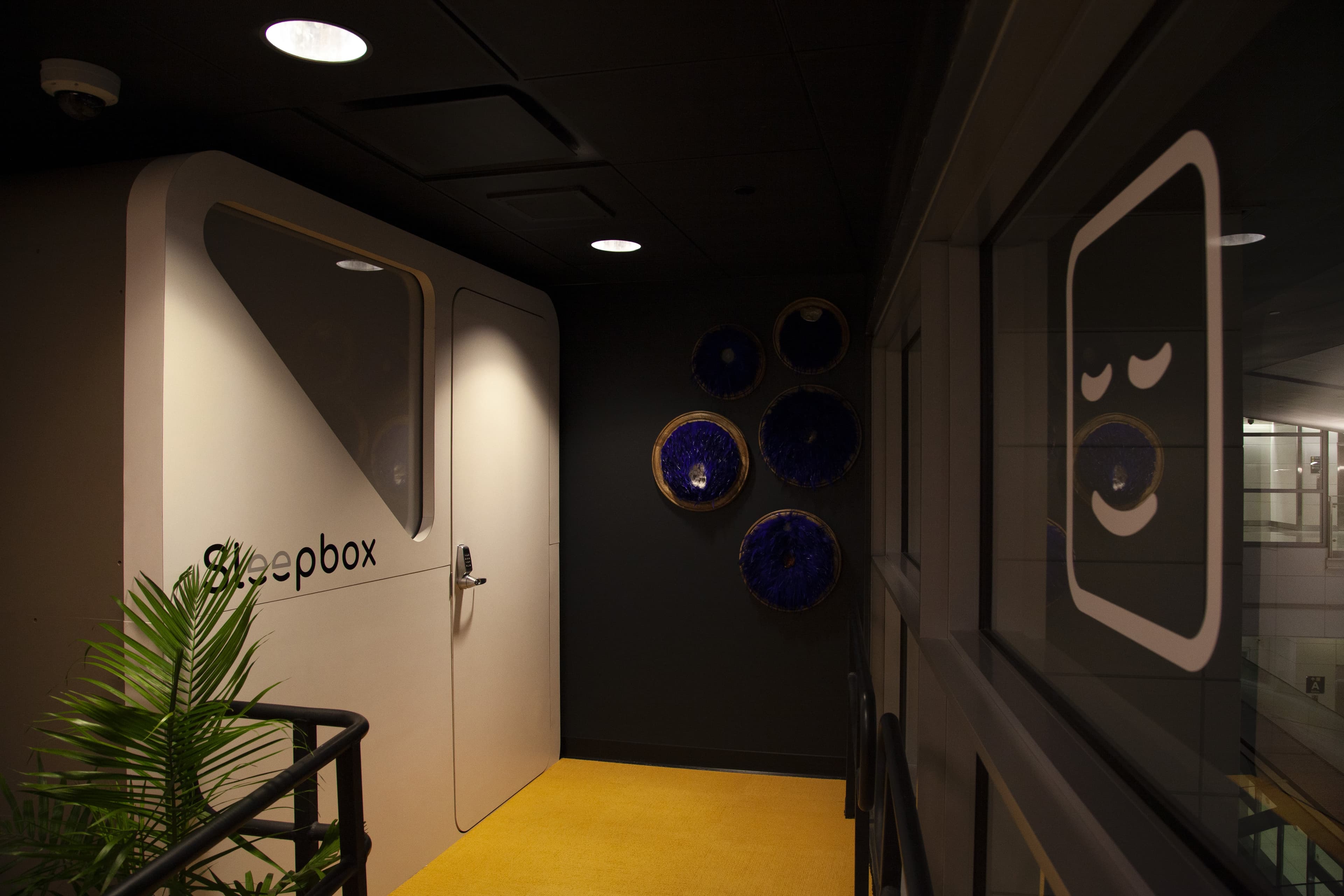 Sleepbox Lounge IAD
