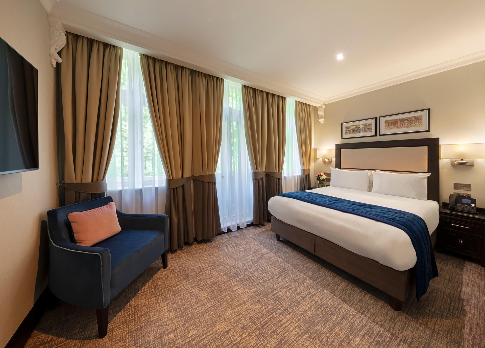The Wellington by Blue Orchid Hospitality