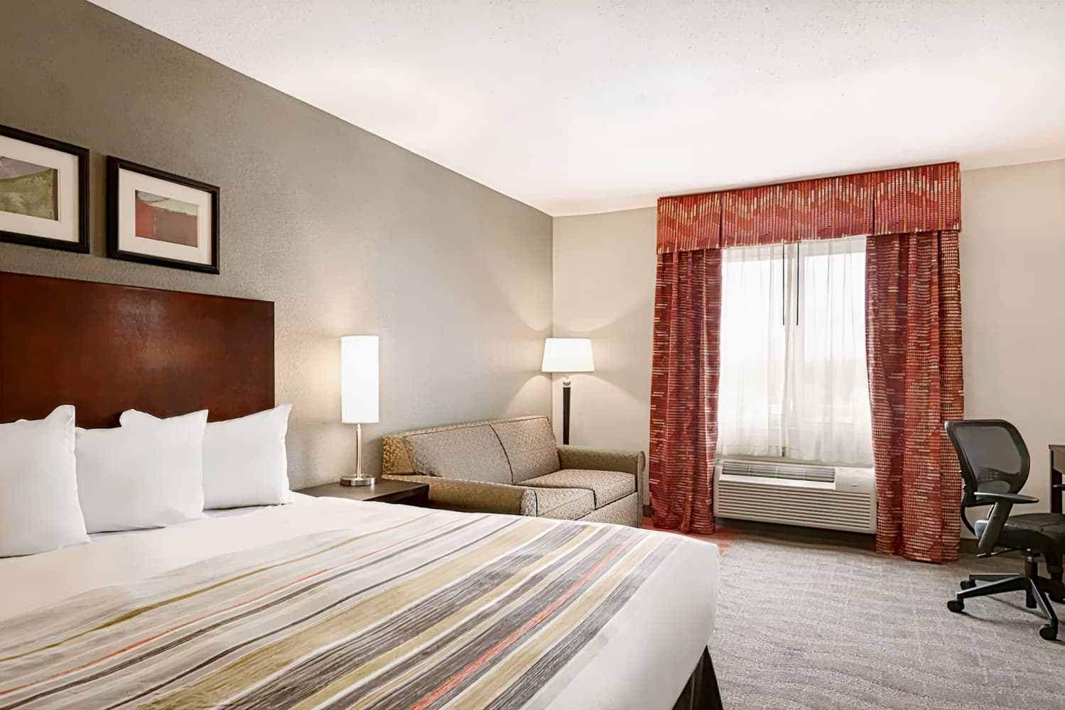 Country Inn & Suites by Radisson, Dearborn