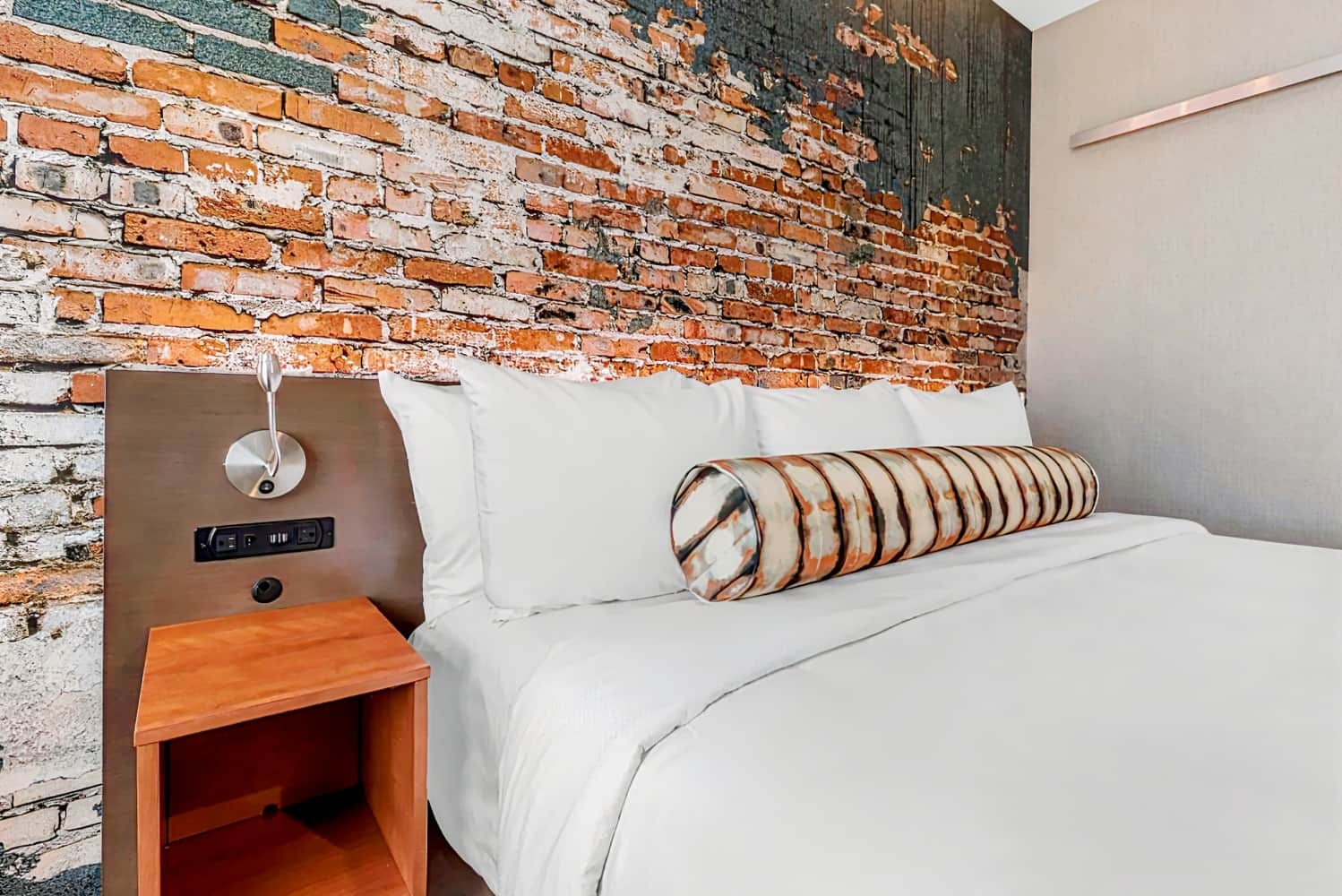 Cambria Hotel Omaha Downtown