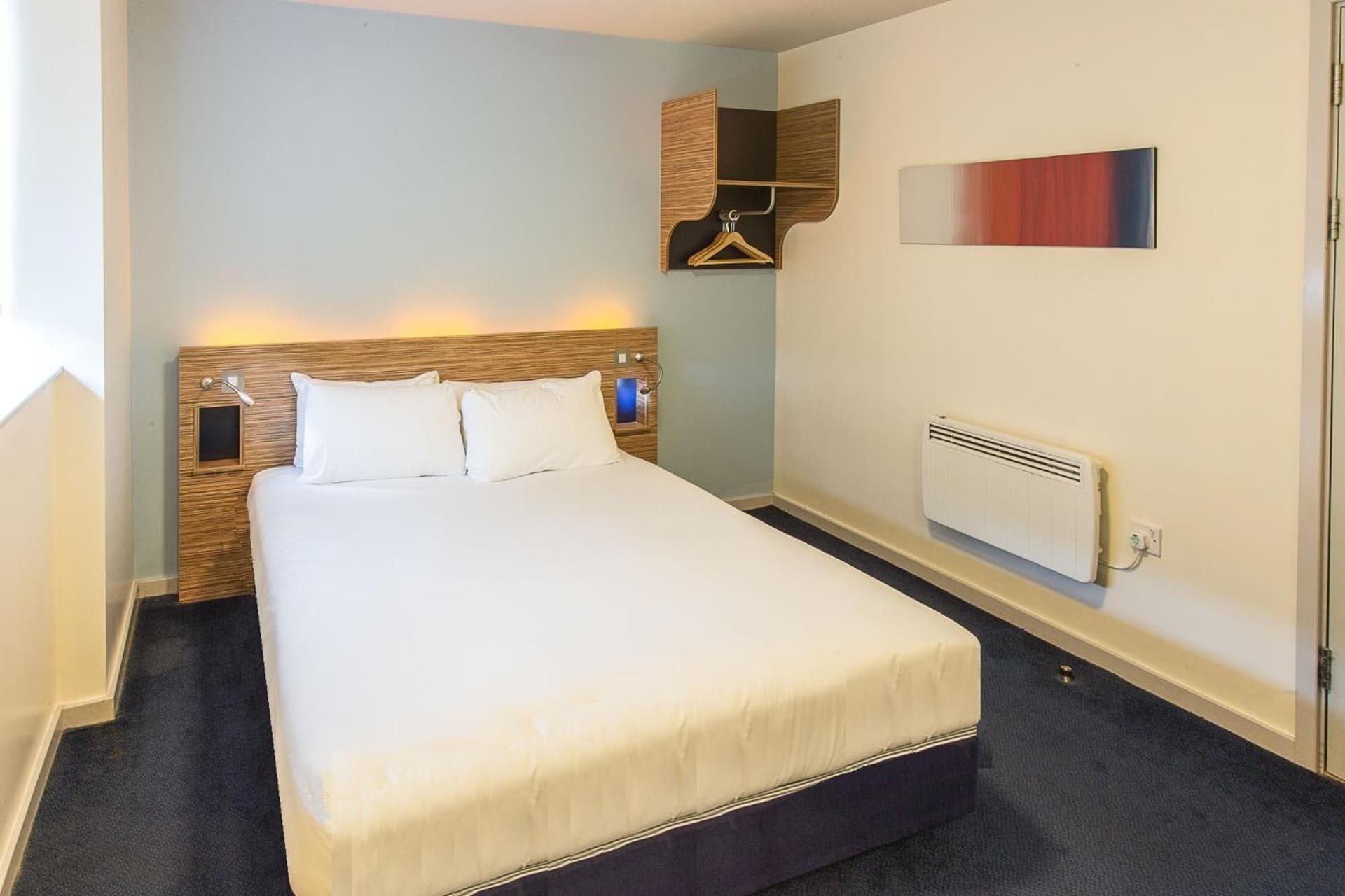 Redwings Lodge Wolverhampton Central