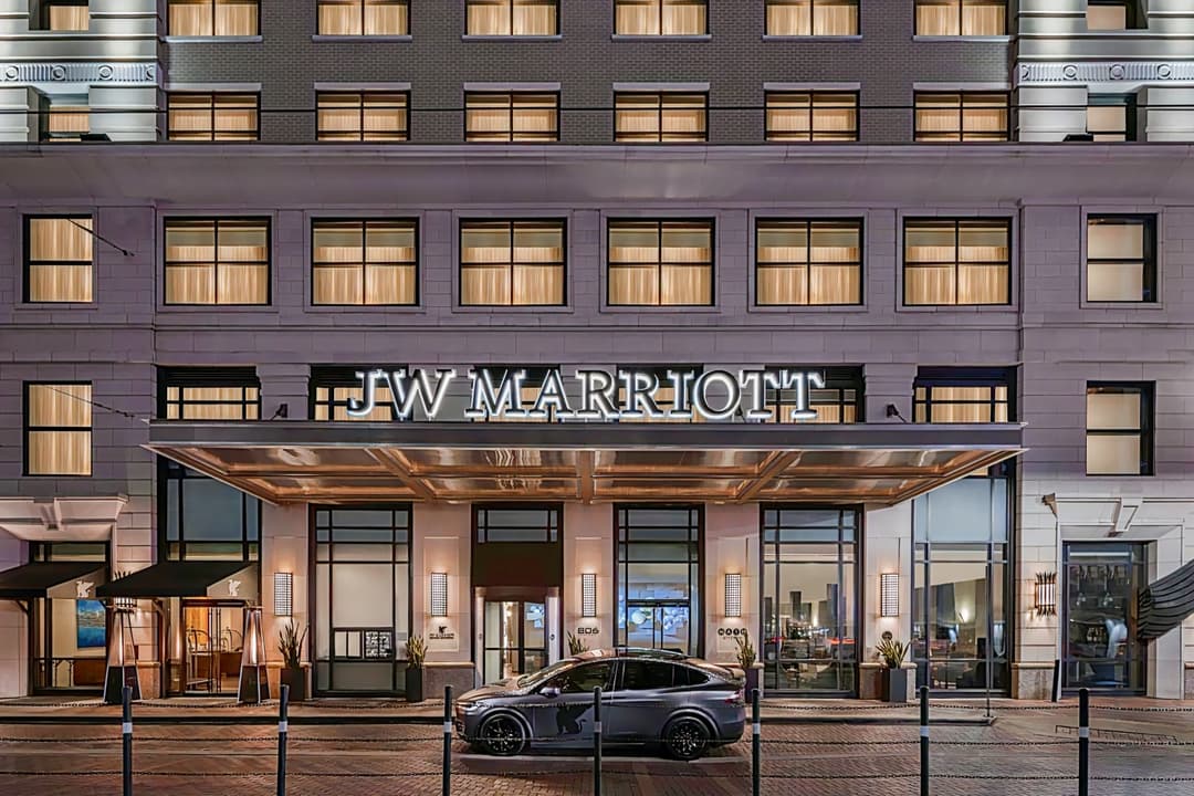 JW Marriott Houston Downtown facade