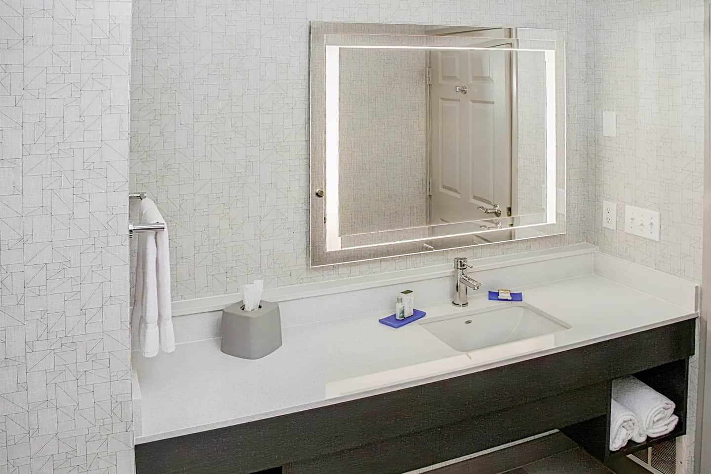 Holiday Inn Express Grand Rapids SW