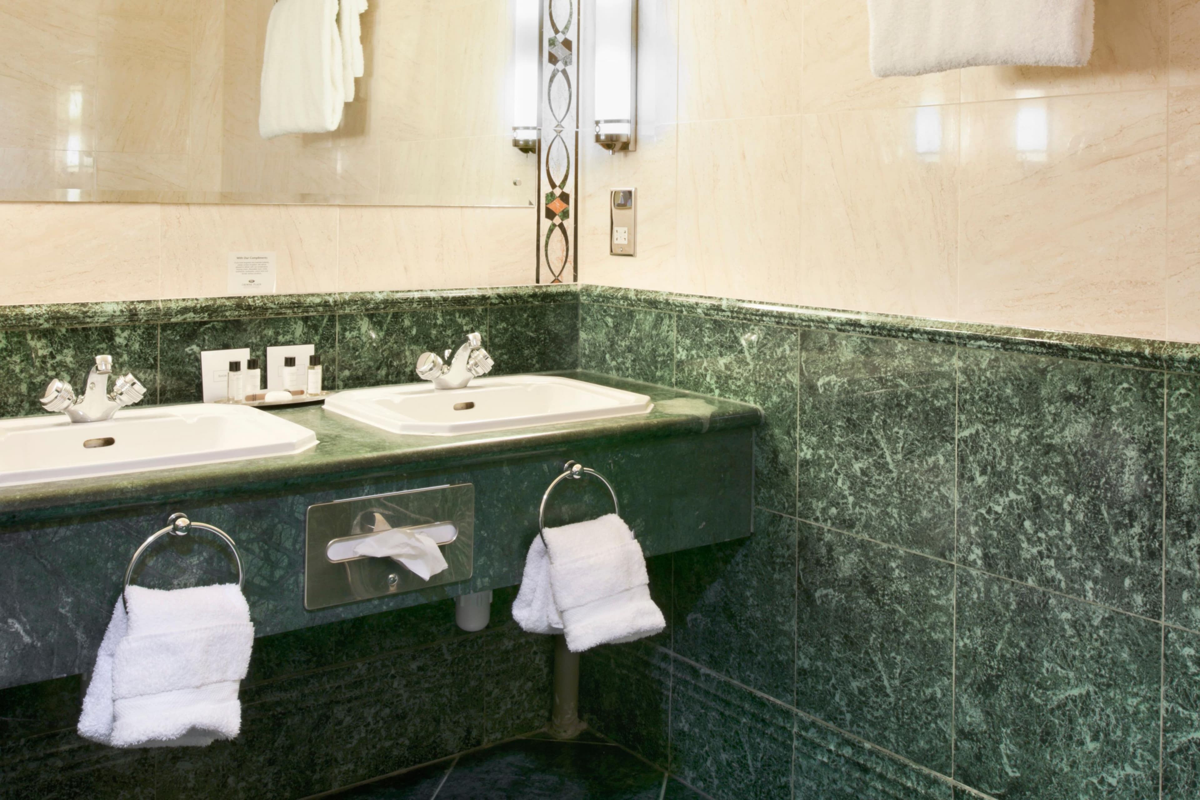 Crowne Plaza Liverpool - John Lennon Airport, an IHG Hotel