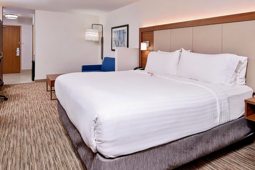 Holiday Inn Express Hotel & Suites Lacey