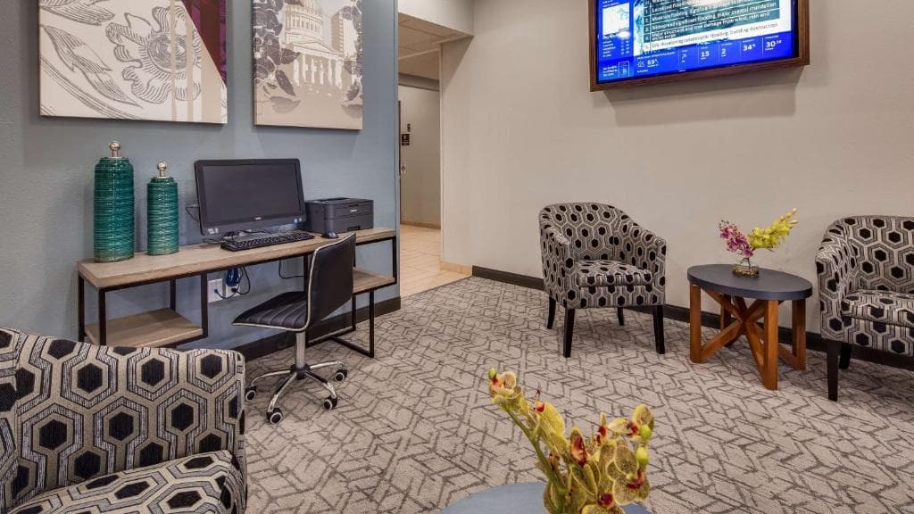 Best Western St. Louis Airport North Hotel & Suites