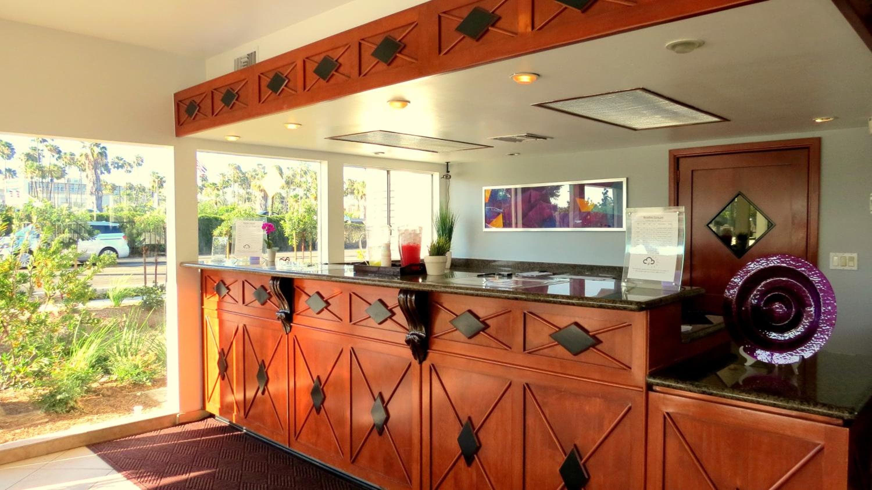 Hotel Iris - Mission Valley-San Diego Zoo-SeaWorld