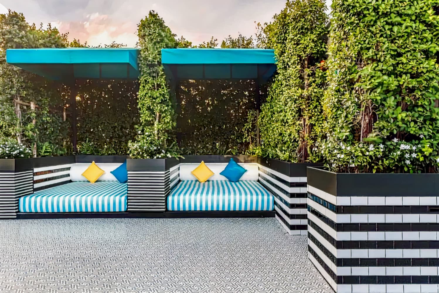 Holiday Inn Express Bangkok Soi Soonvijai, an IHG Hotel