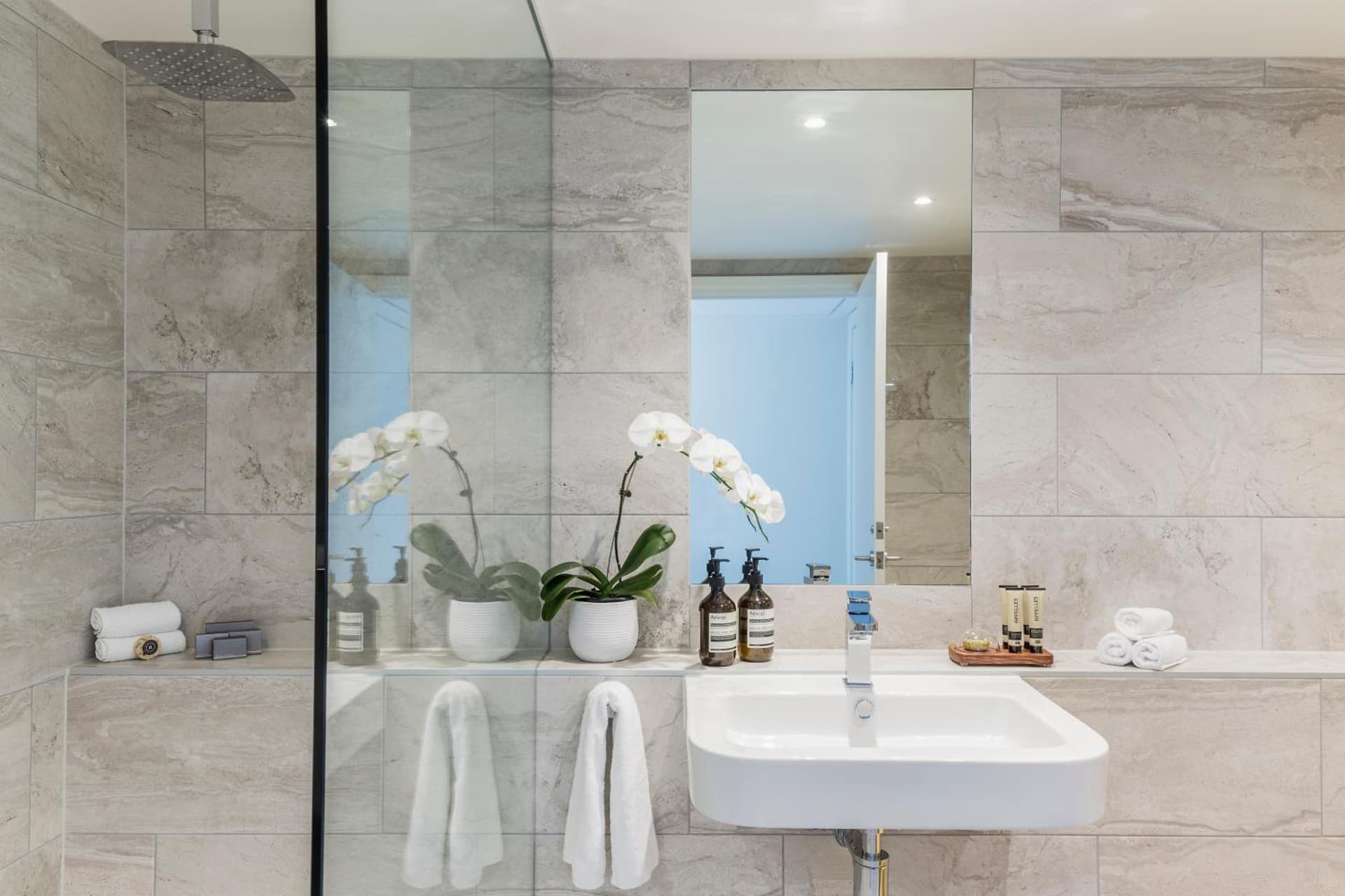 Quay West Suites Melbourne