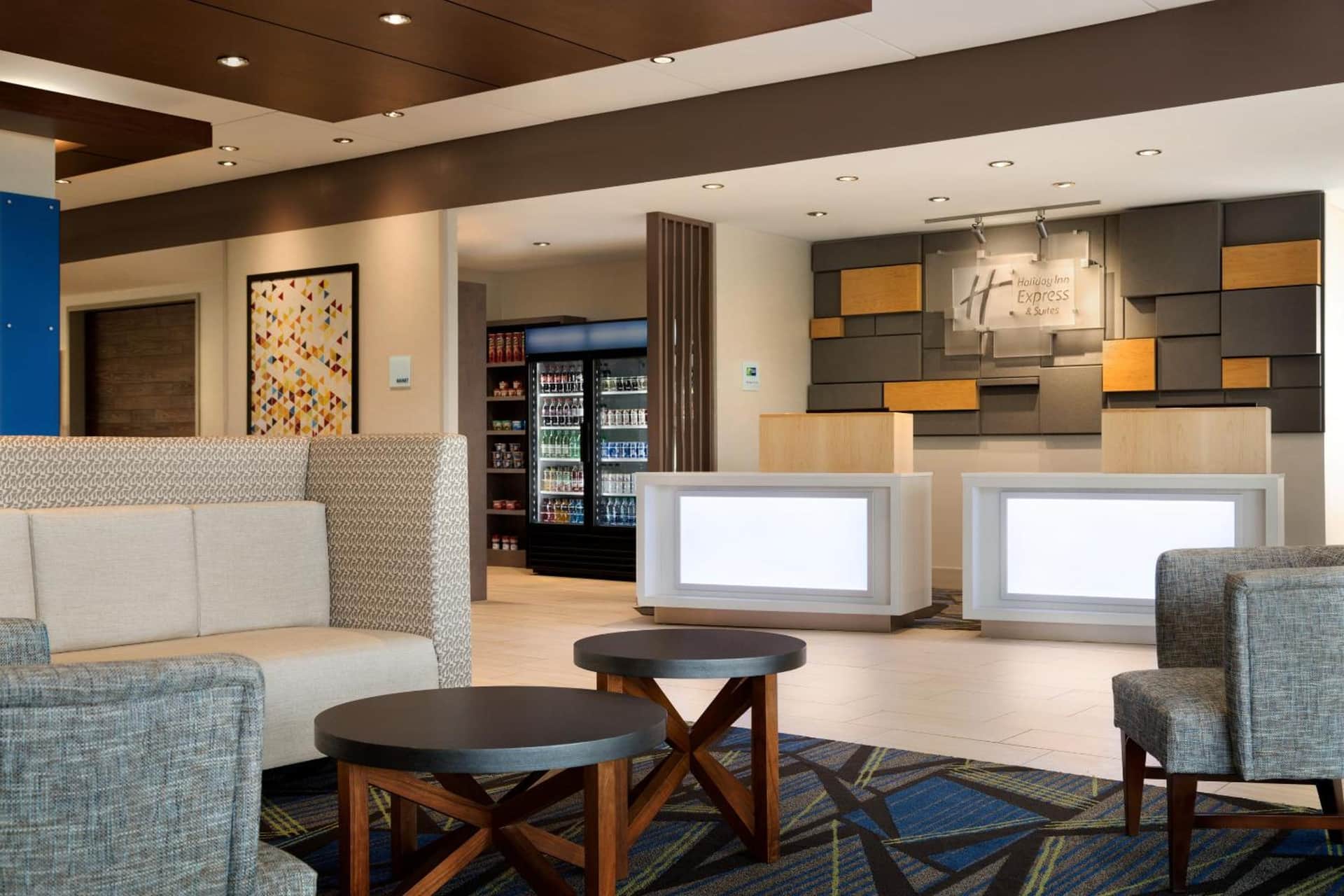 Holiday Inn Express & Suites Calgary Airport Trail NE