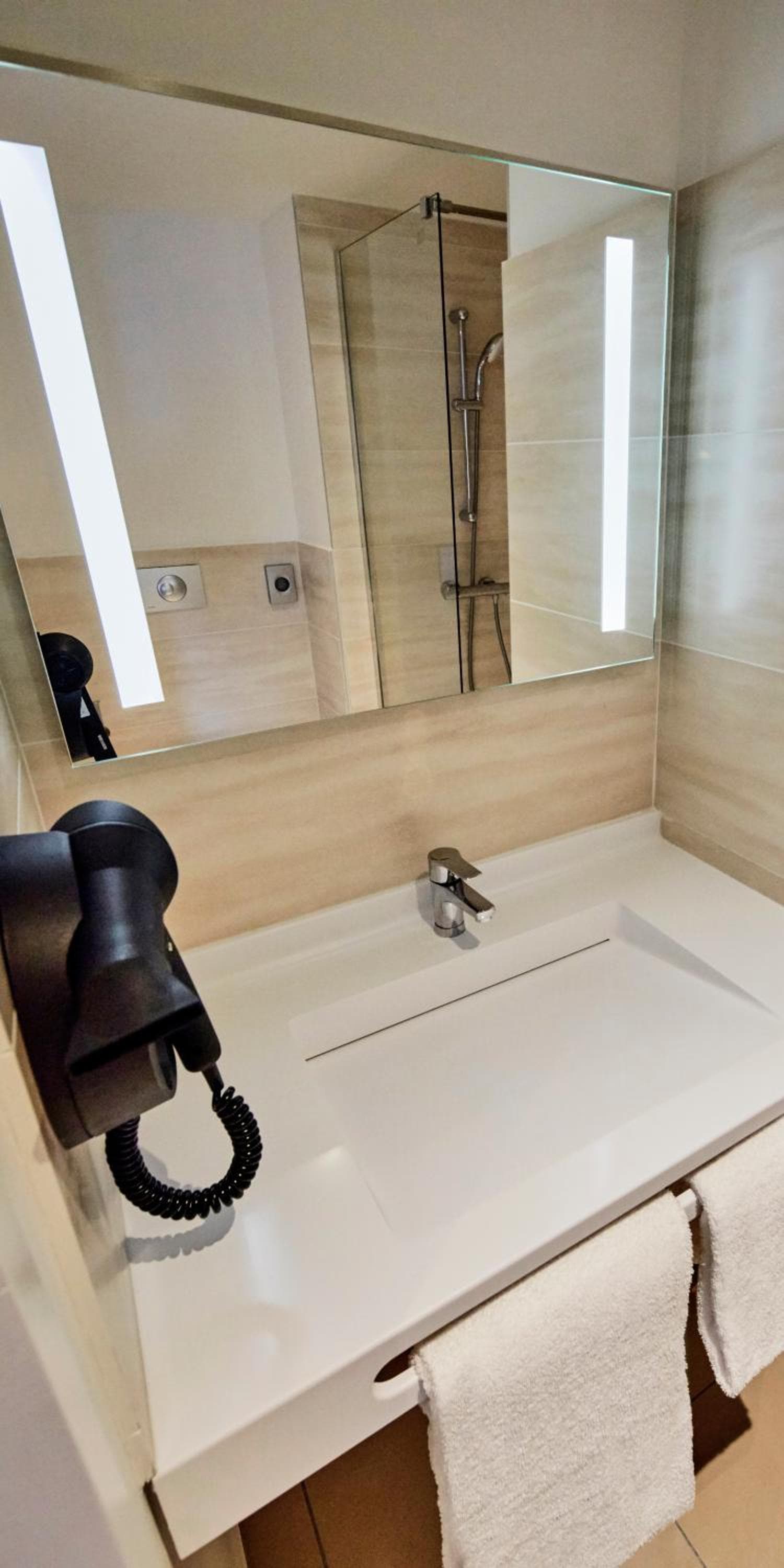 Kyriad Combs-La-Ville - Senart