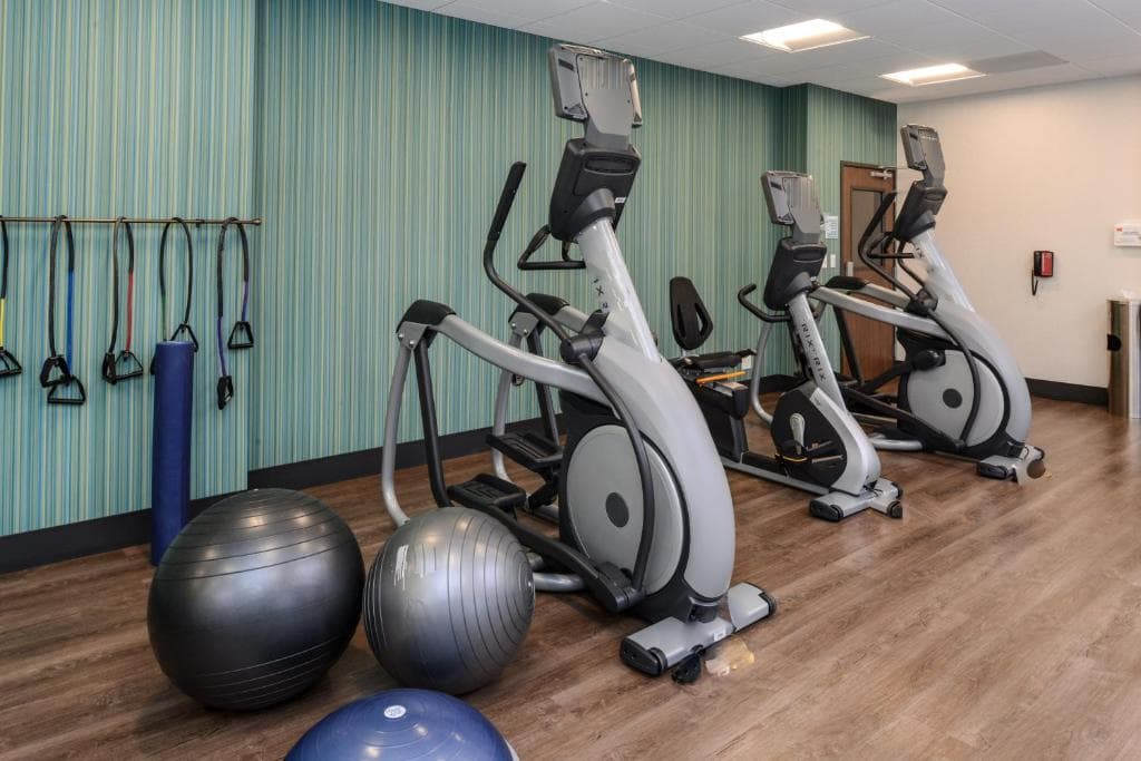 Holiday Inn Express & Suites - Moundsville, an IHG Hotel