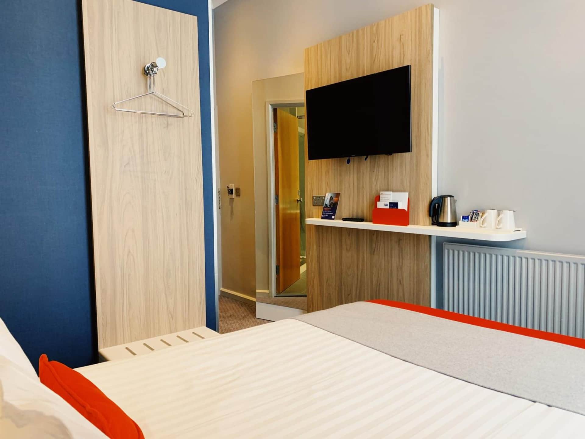 Holiday Inn Express London Victoria, an IHG Hotel