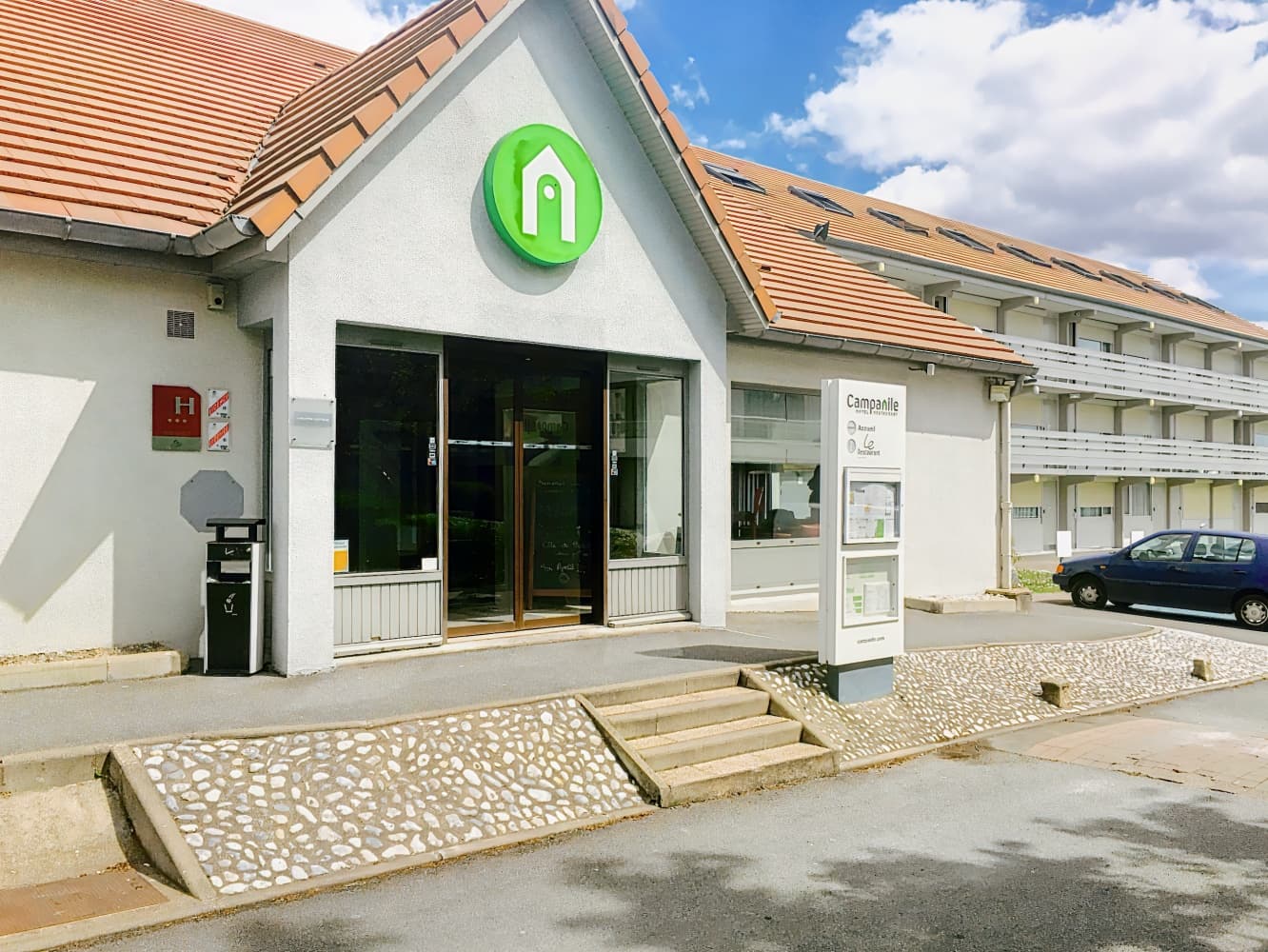 Campanile Villejust - za Courtaboeuf