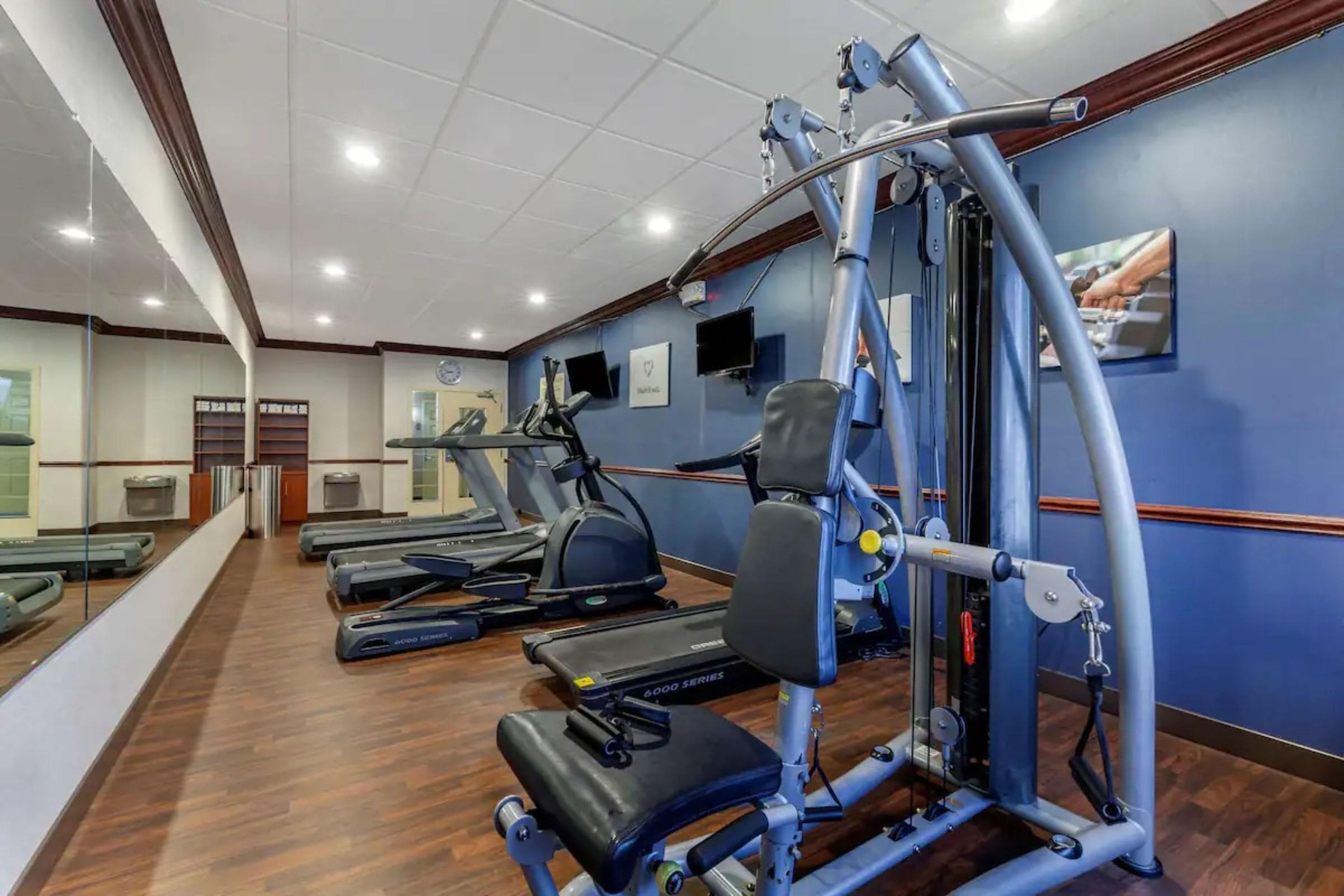 Holiday Inn Express & Suites Milwaukee NW – Park Place, an IHG Hotel