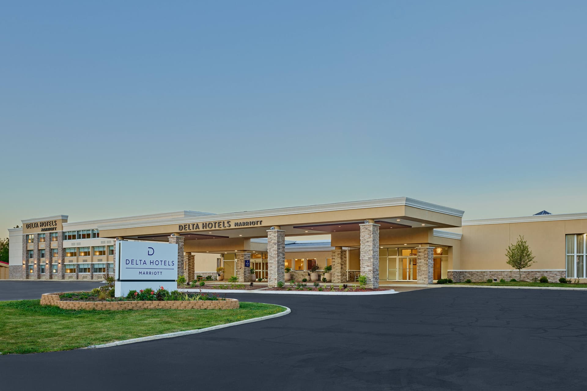 Delta Hotels by Marriott Chicago Willowbrook (old)