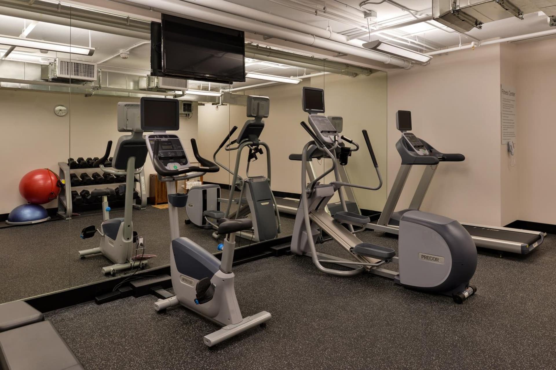 Holiday Inn Express & Suites San Diego - Mission Valley, an IHG Hotel