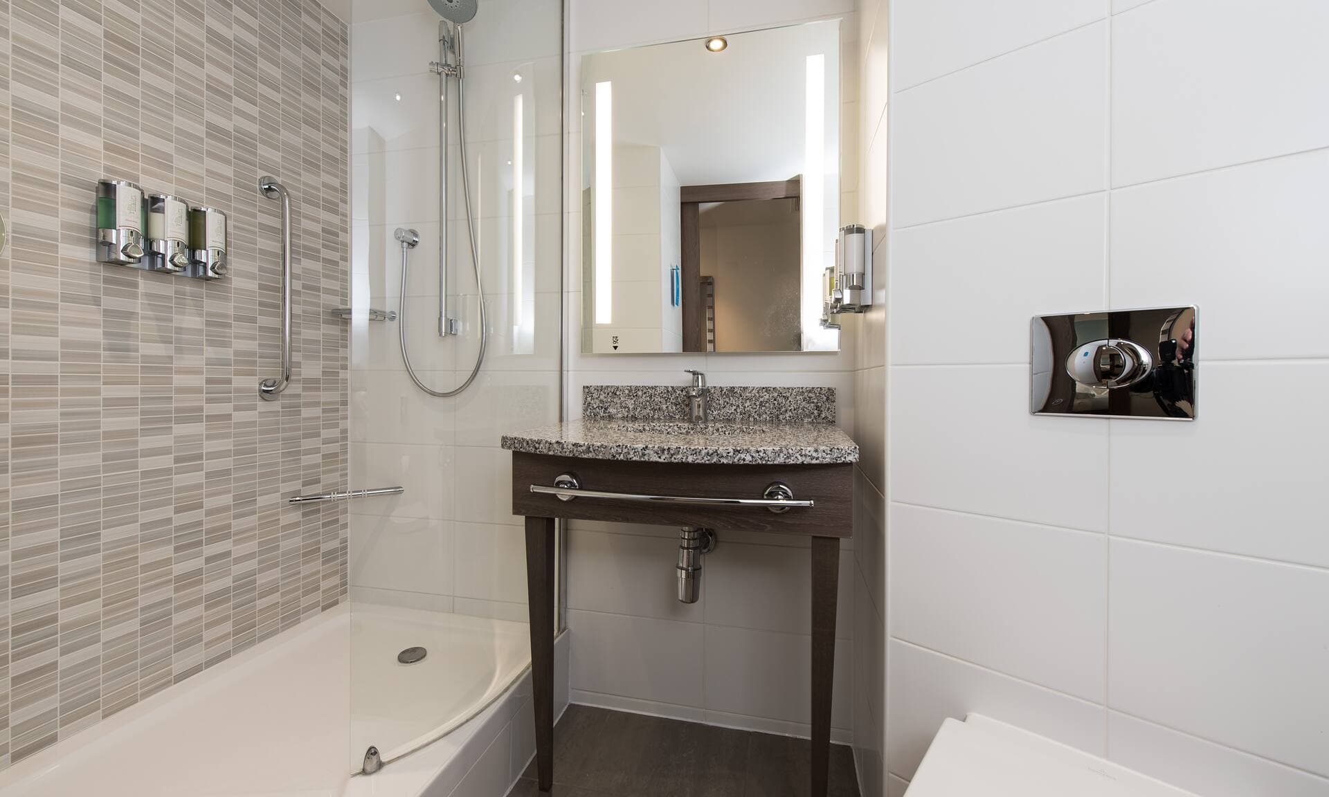 Hampton by Hilton Edinburgh West End