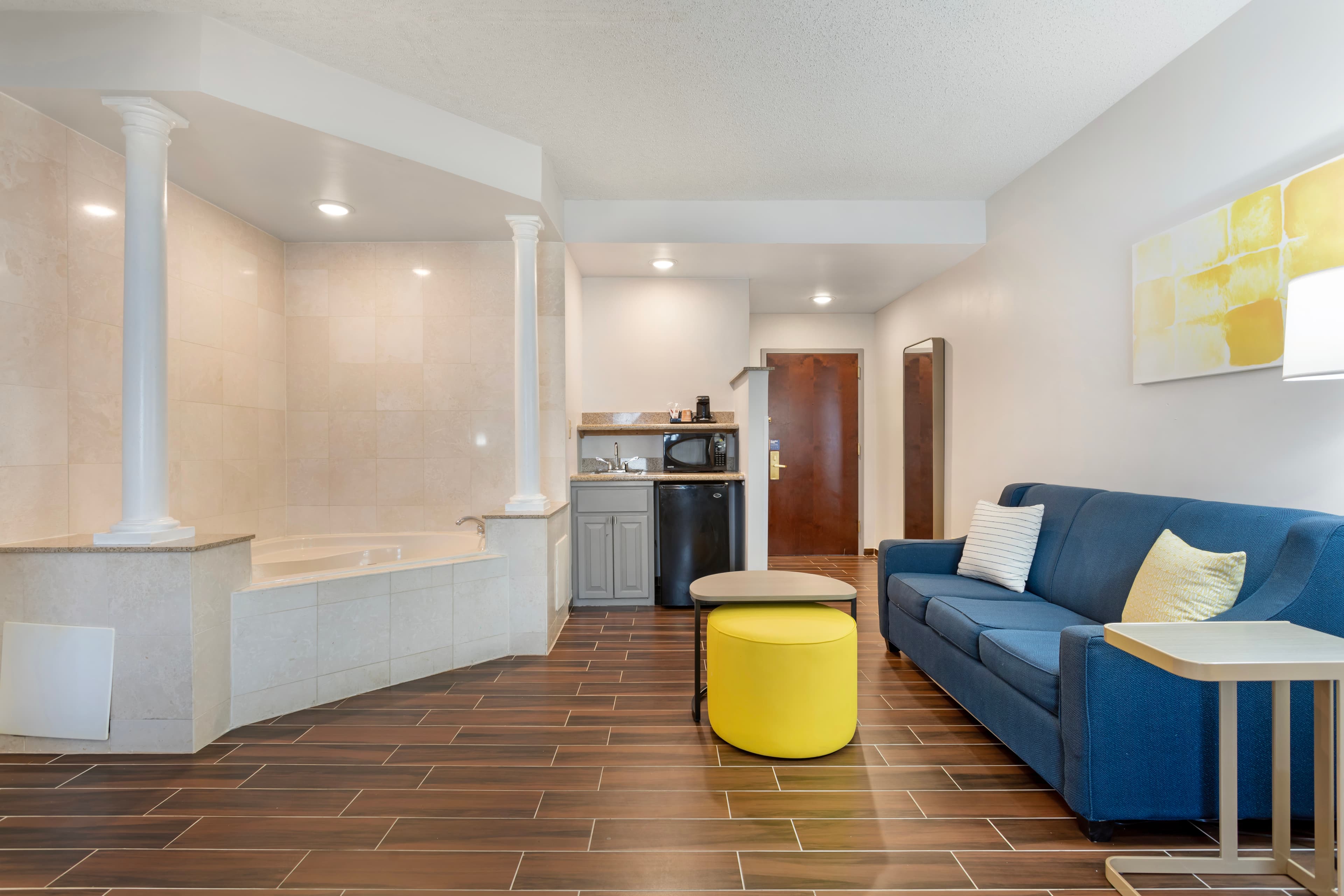 Comfort Suites East Brunswick - South River