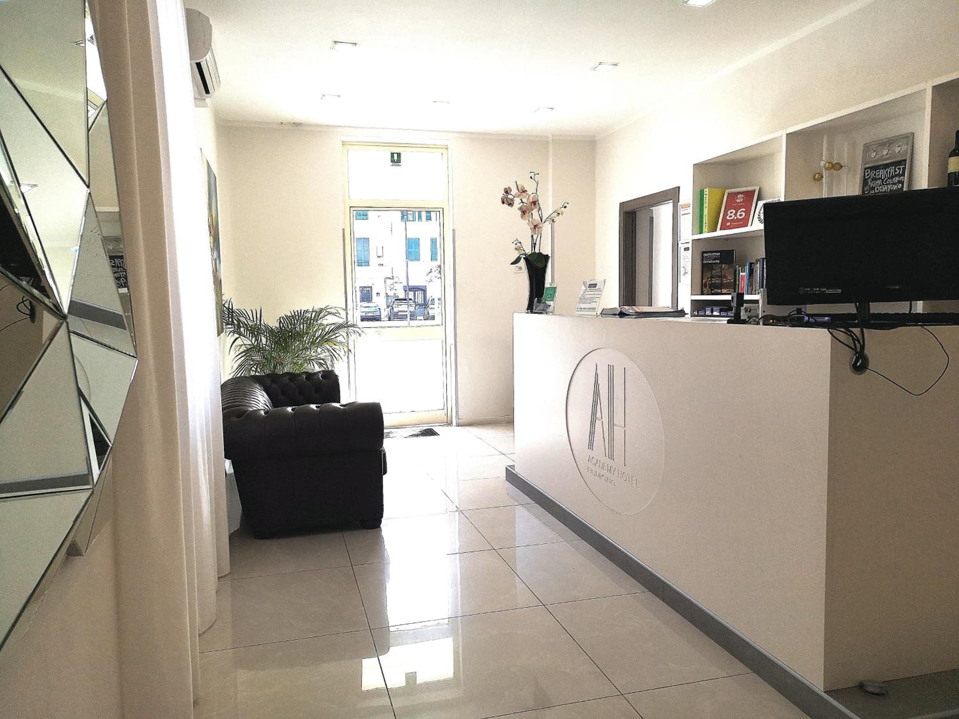 Hotel Academy