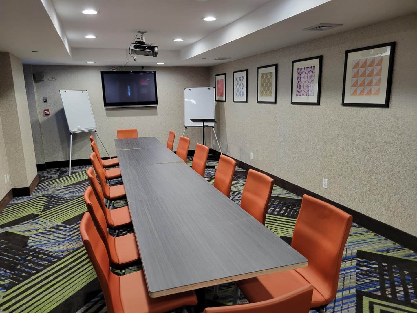 Holiday Inn Express Maspeth, an IHG Hotel
