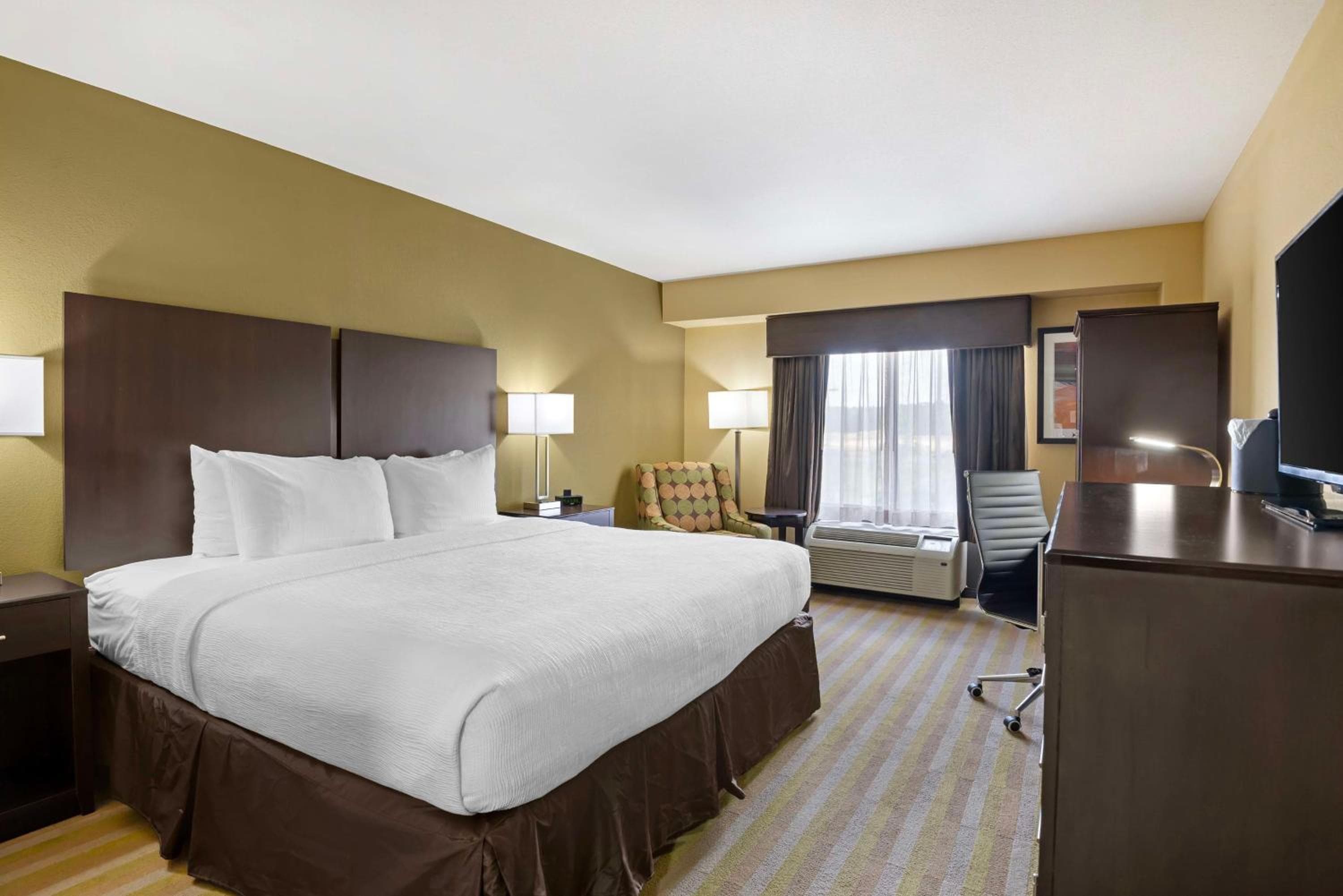 Best Western Plus Thornburg Inn & Suites