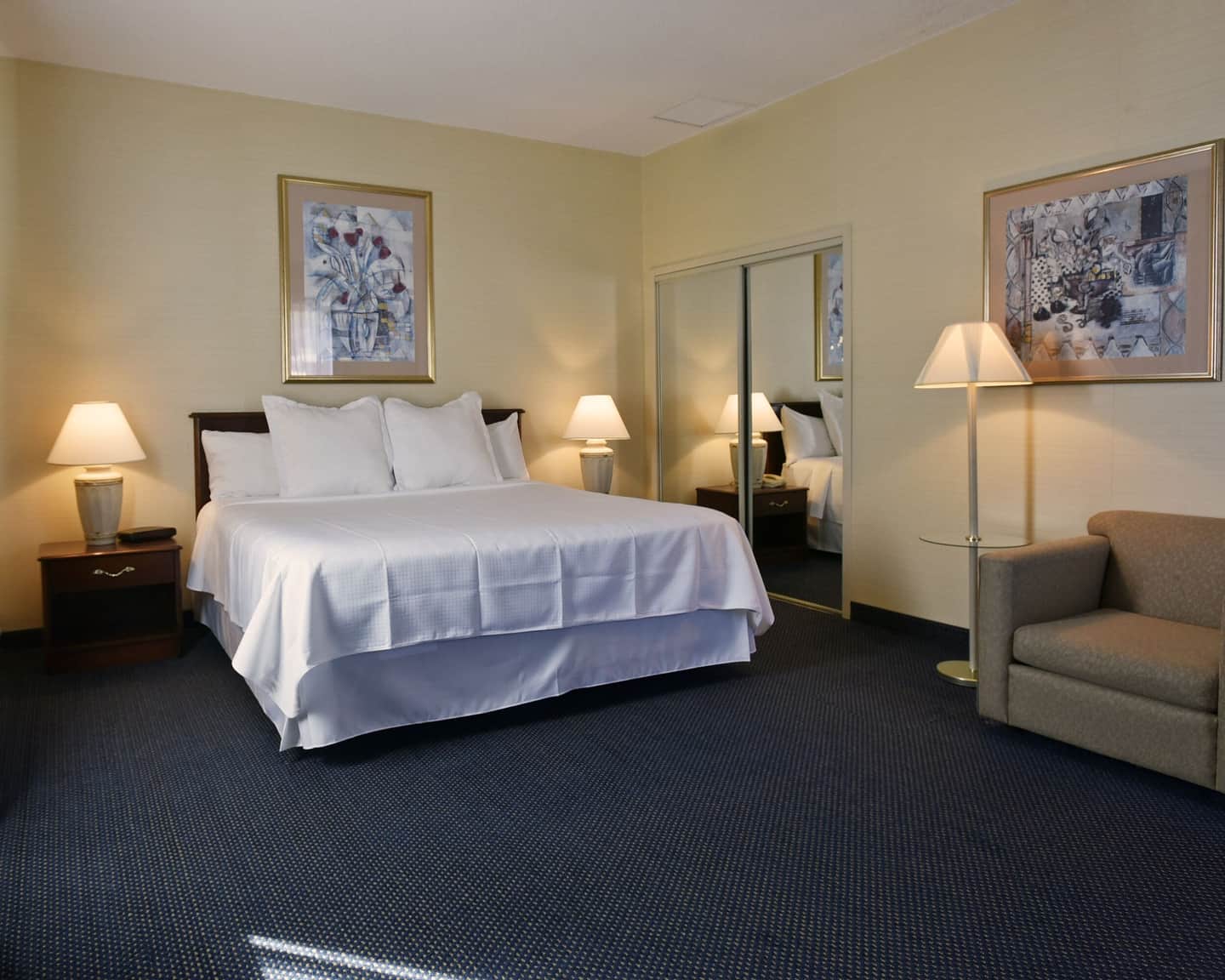 Maron Hotel and Suites