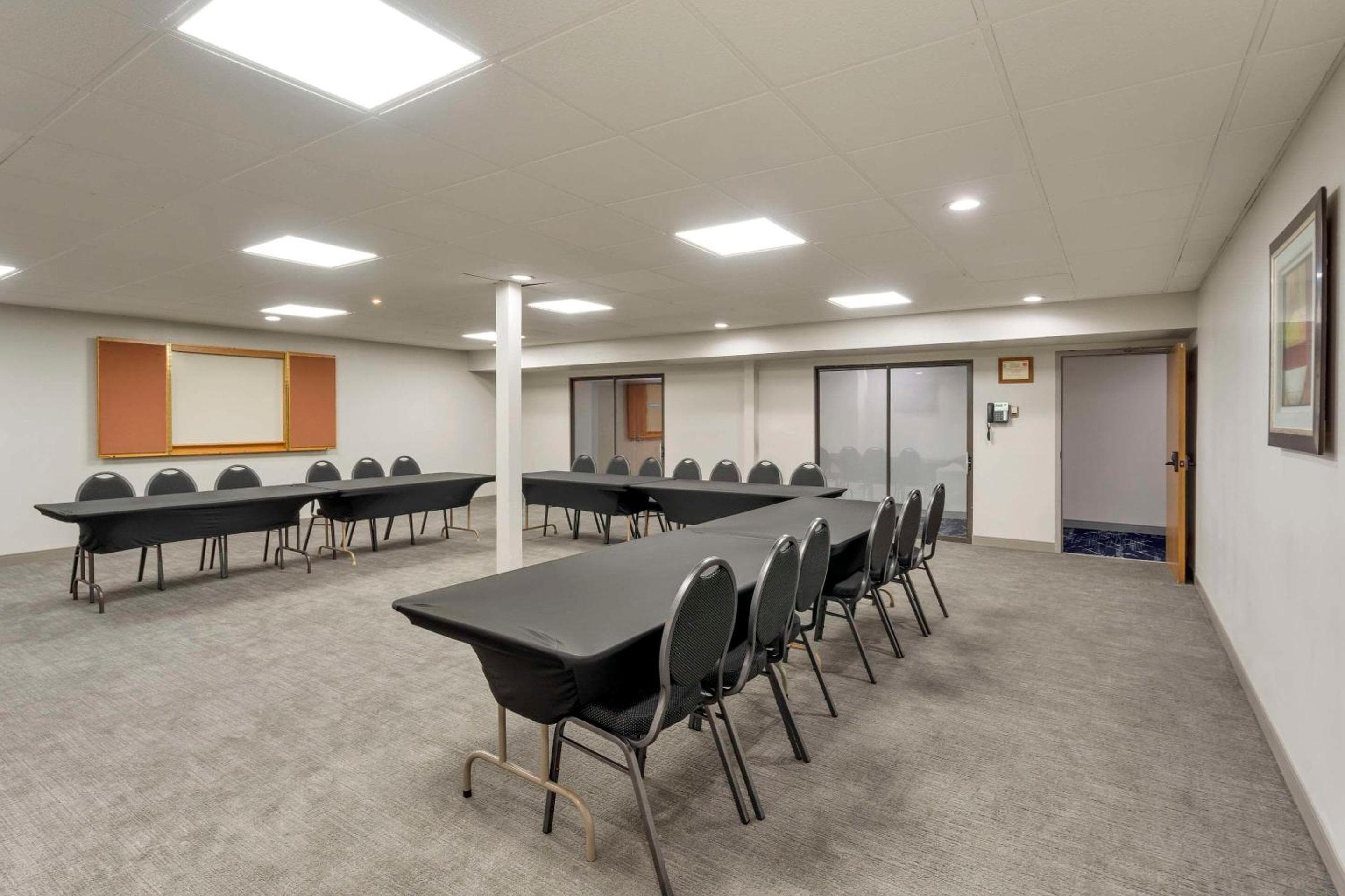 Comfort Inn & Suites Mundelein-Vernon Hills