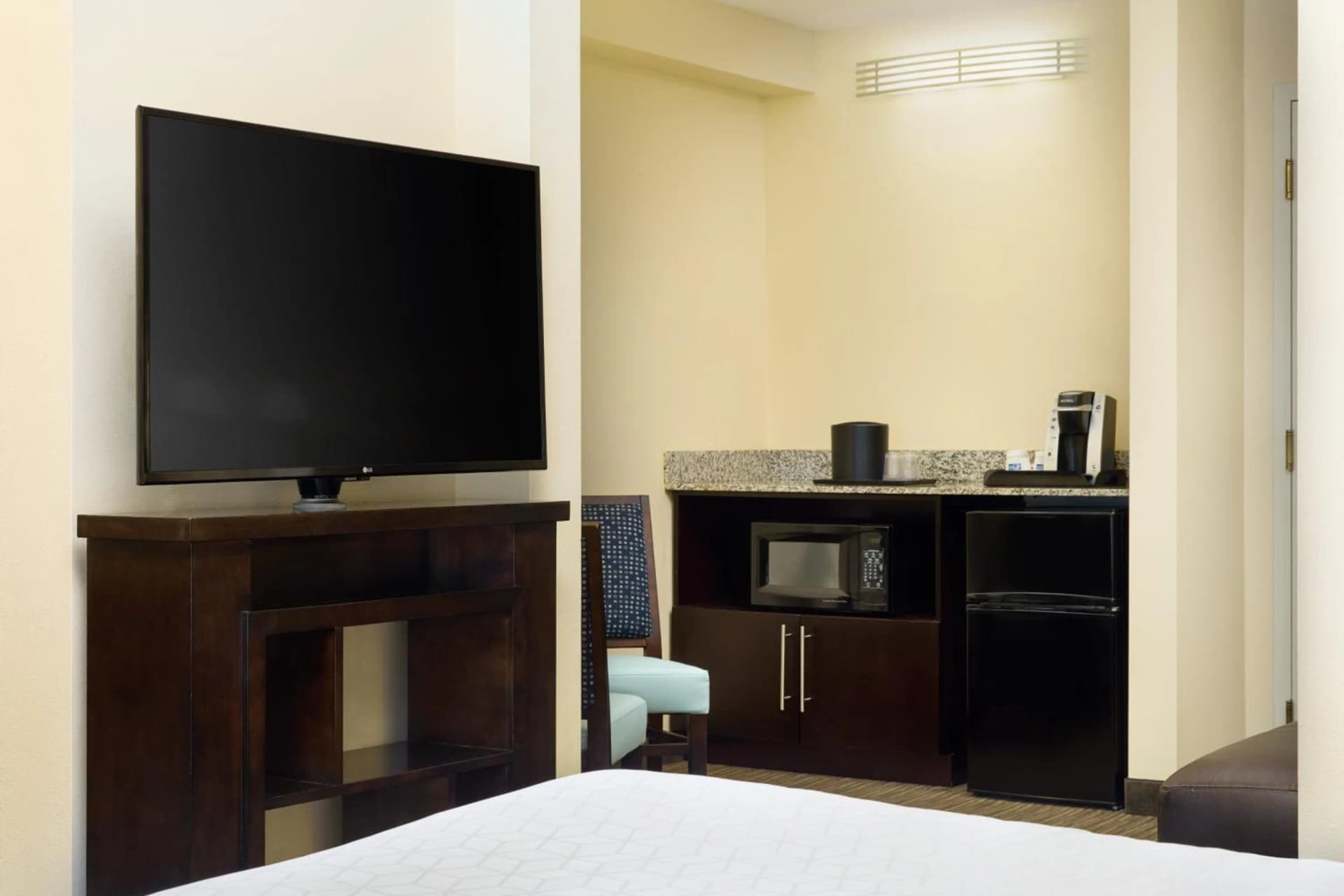 Holiday Inn Express Alpharetta - Windward parkway