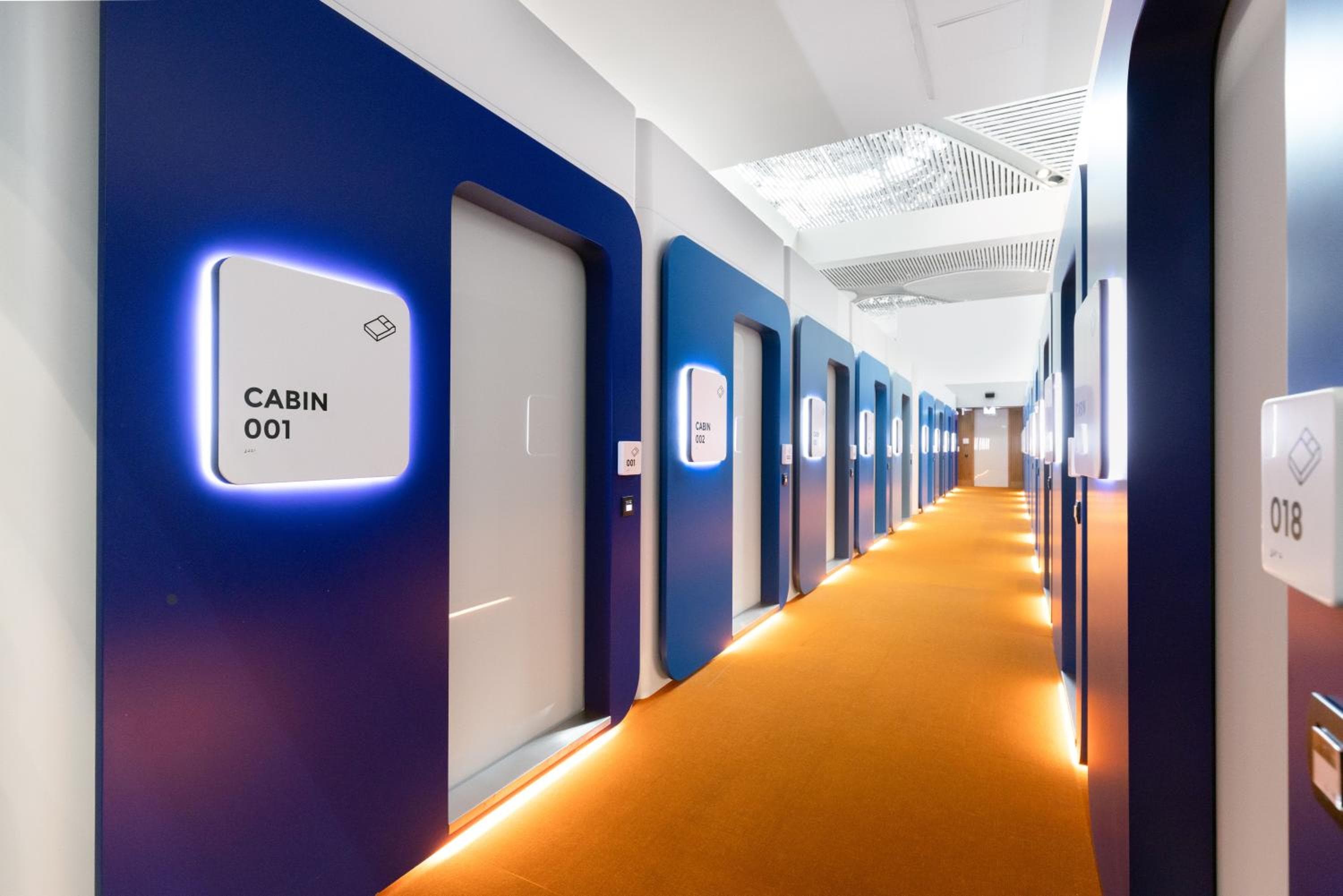 YOTELAIR Istanbul Airport, Duty free - International Transit area