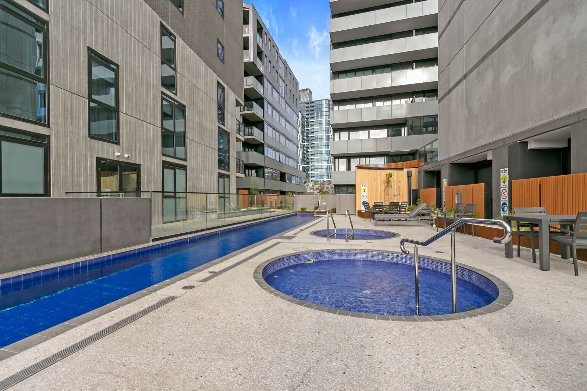 Melbourne City Apartment Hotel