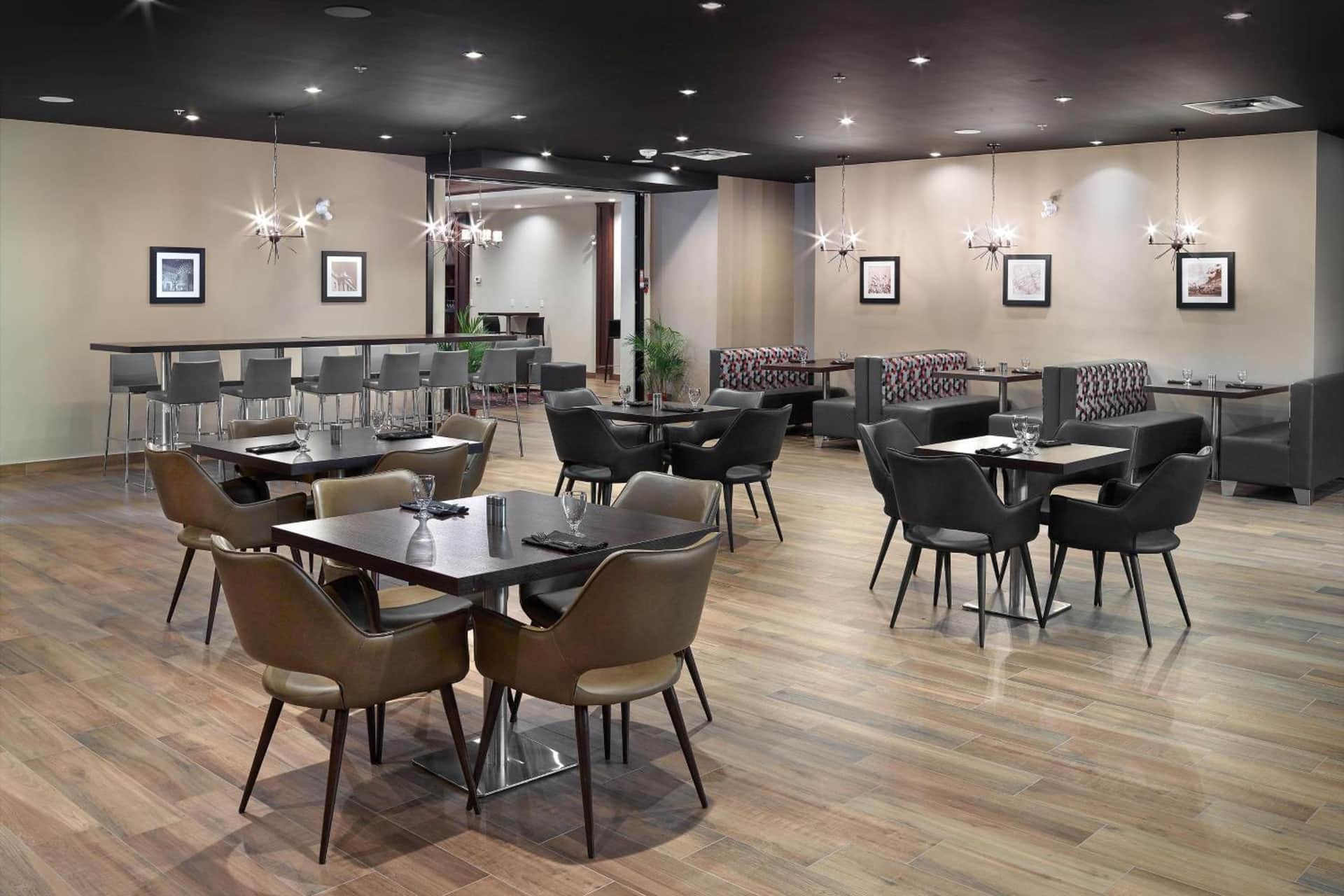 Four Points by Sheraton Edmonton West
