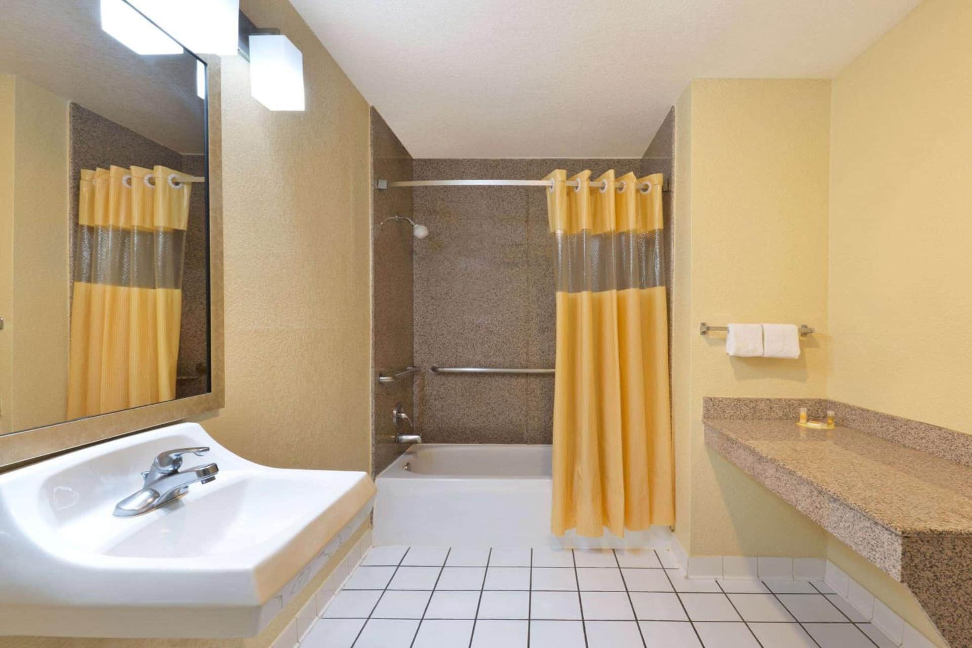 Days Inn by Wyndham Near Seaworld San Antonio