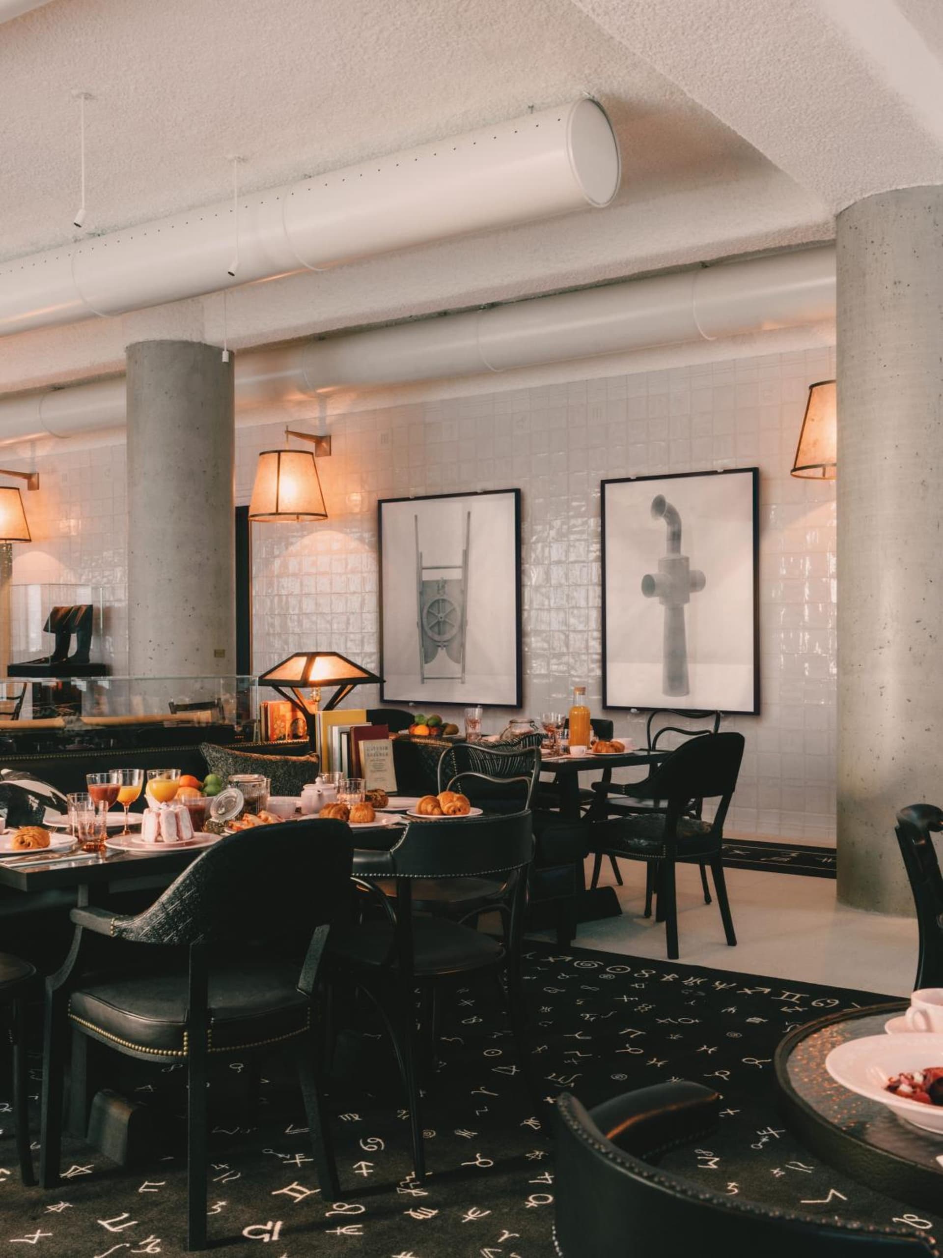 Maison Heler Metz, Curio Collection By Hilton