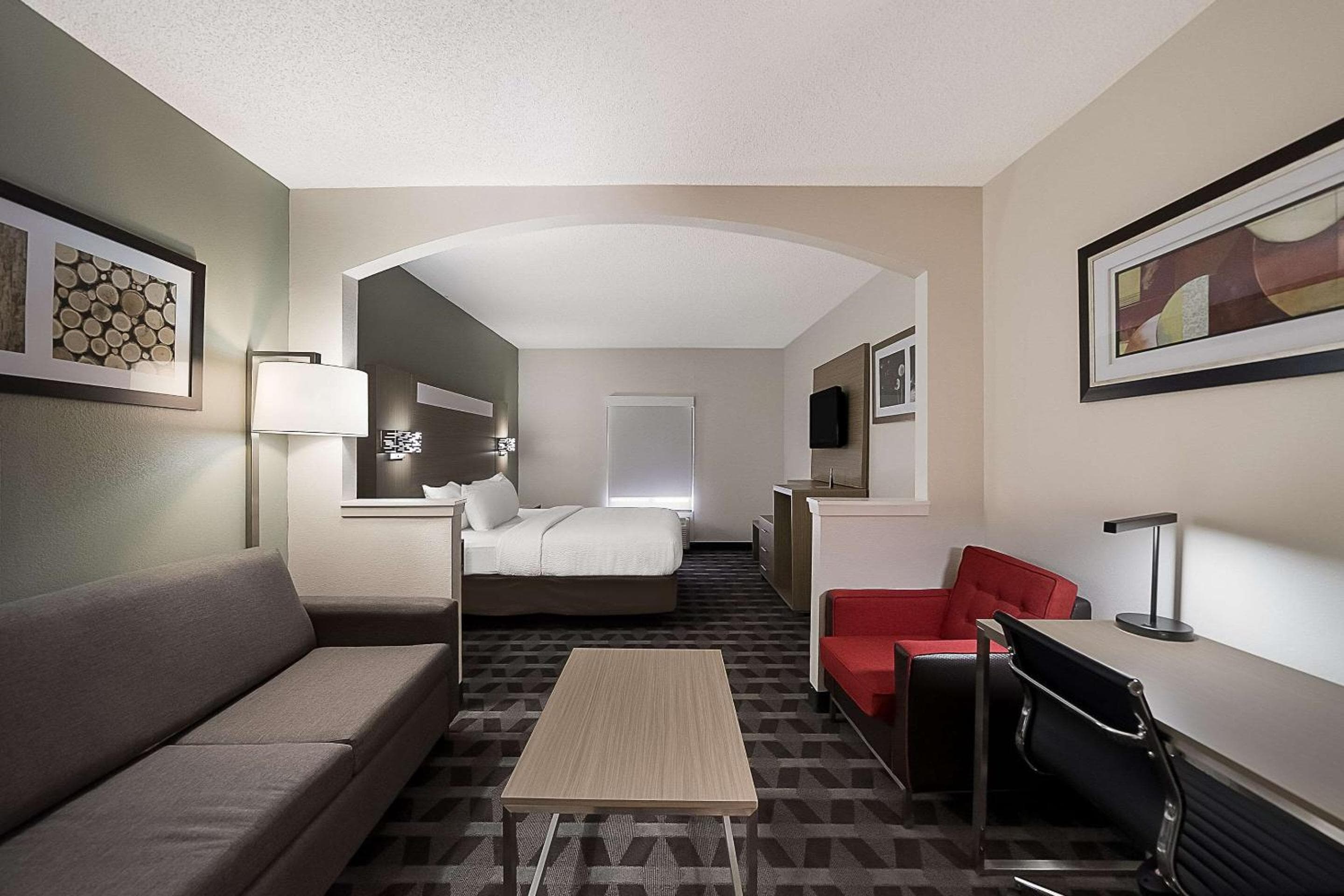 Quality Inn & Suites Irving DFW Airport South