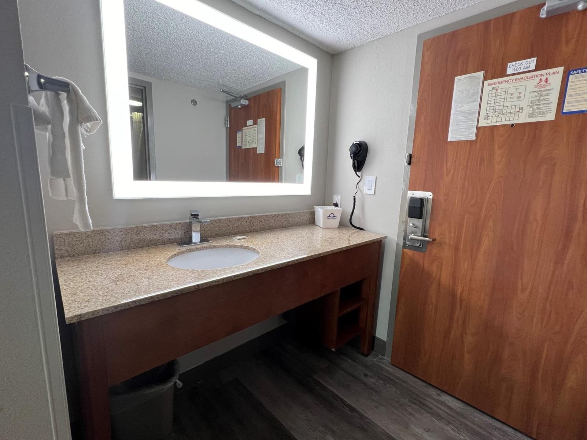 Days Inn by Wyndham Tulsa Central