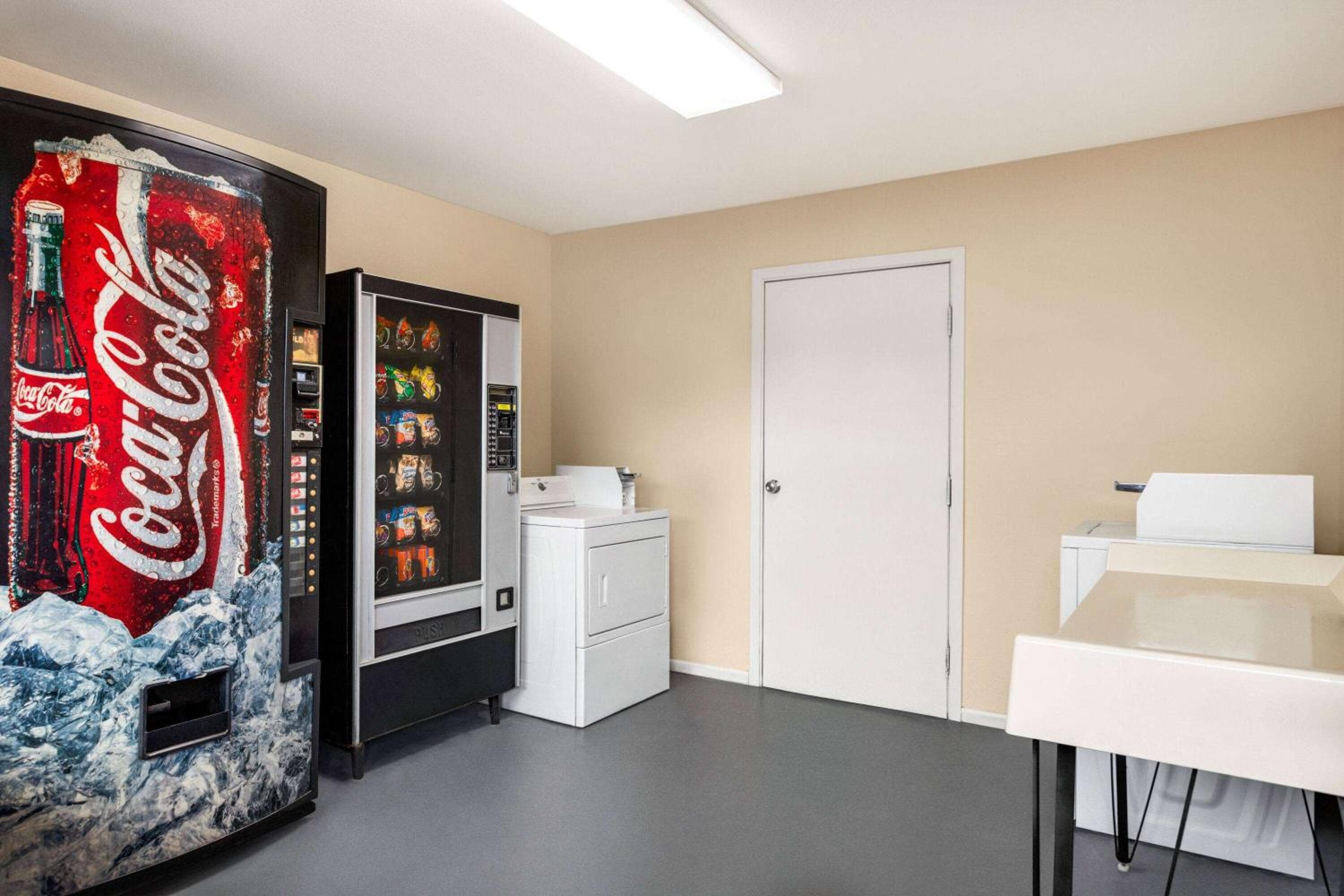 Days Inn by Wyndham San Antonio Near Fiesta Park