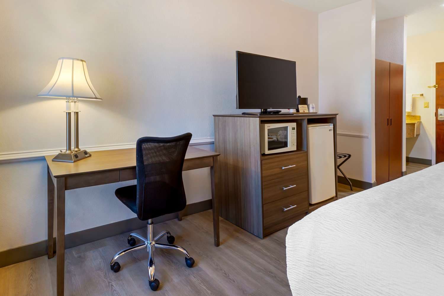 Best Western Plus South Hill Inn